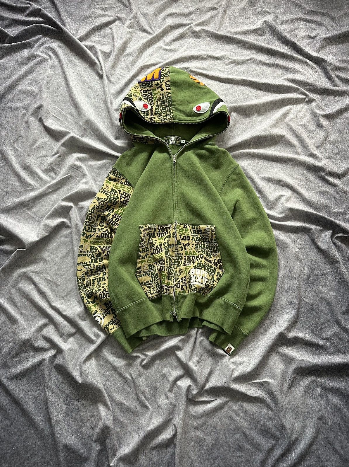 Bape Bape 25th Anniversary City Camo Green Full Zip Shark Hoodie Size US M / EU 48-50 / 2 - 1 Thumbnail