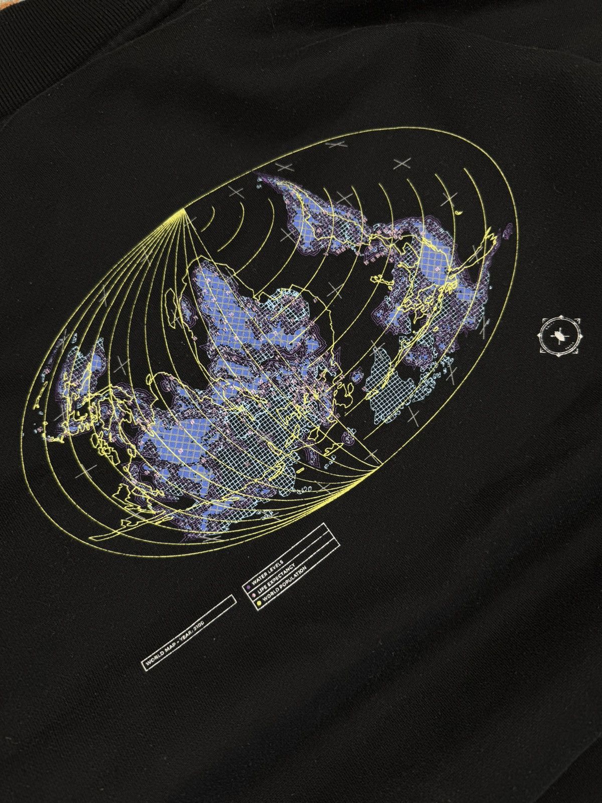 Daily Paper × Vintage Daily Paper world map 2100 graphic sweatshirt crewneck Size US S / EU 44-46 / 1 - 7 Thumbnail