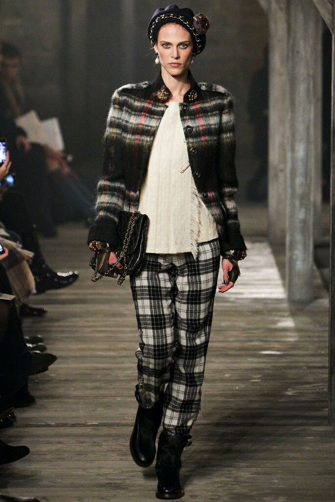 Chanel Chanel Runway Plaid Wool Jacket Size US M / EU 48-50 / 2 - 1 Thumbnail