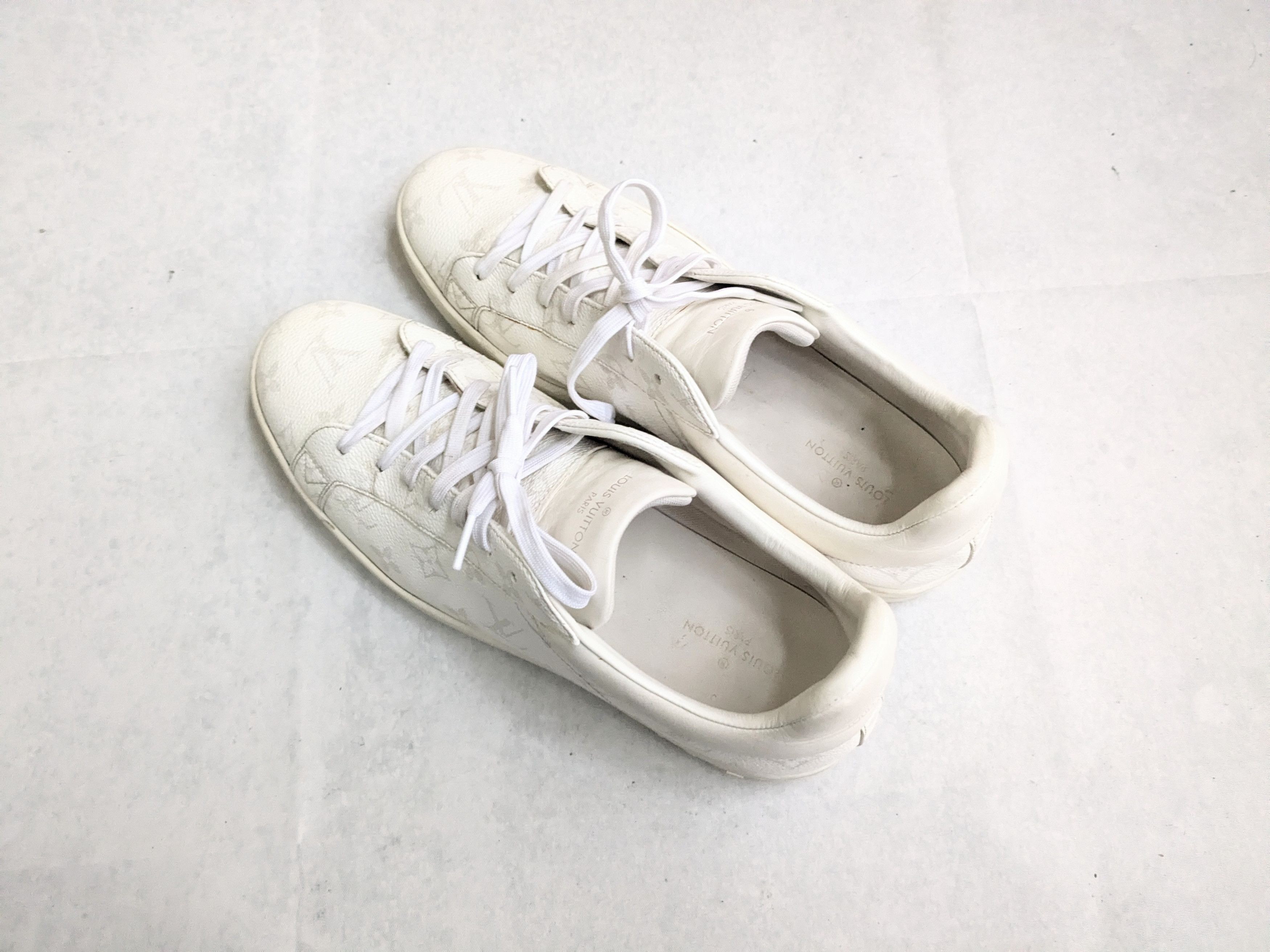 Louis Vuitton Louis Vuitton Sneakers White 11 Monogram Logo High Tops Size US 11 / EU 44 - 15 Thumbnail