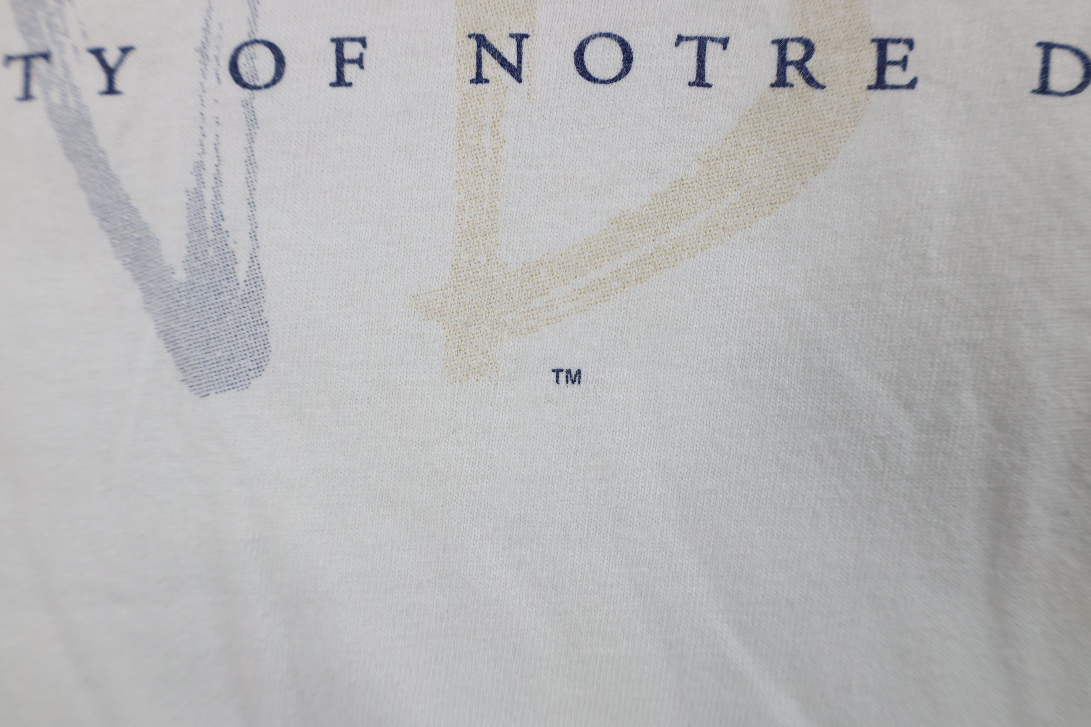 Champion Vintage 90s Champion Notre Dame University T-Shirt White Size US L / EU 52-54 / 3 - 5 Thumbnail