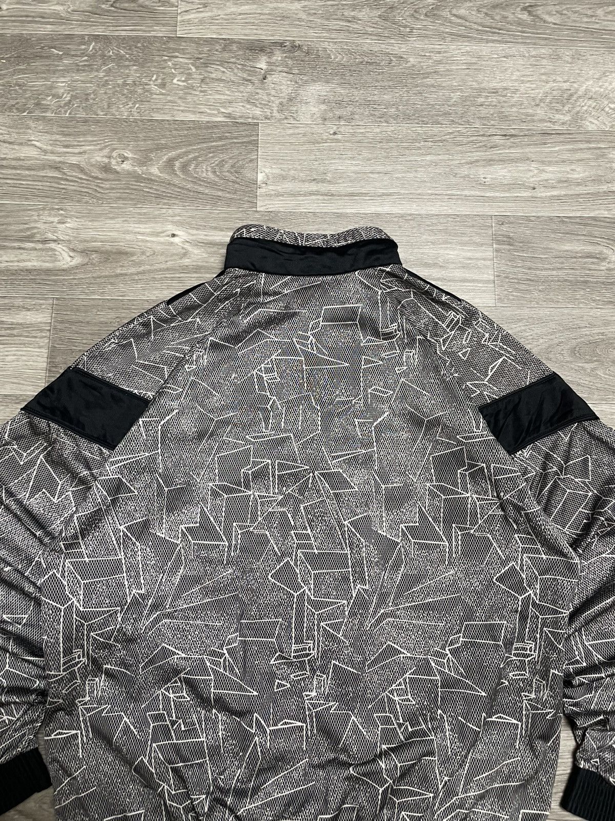 Umbro Vintage 90s Umbro Geometric Pattern Zip-Up Track Jacket Size US XL / EU 56 / 4 - 15 Thumbnail