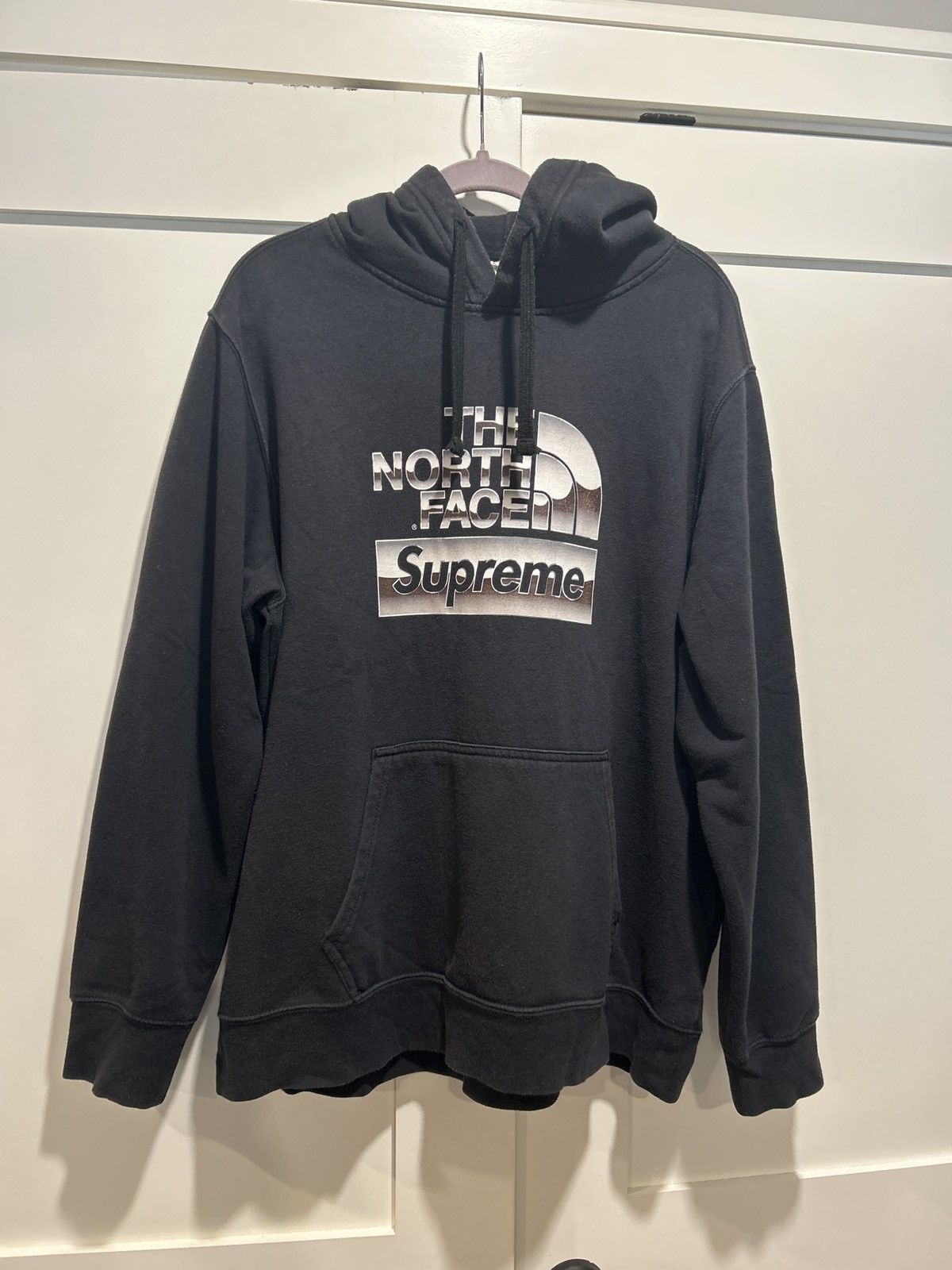 Supreme × The North Face Supreme x The North Face ‘Metallic Logo Hooded Sweatshirt’ Size US L / EU 52-54 / 3 - 1 Thumbnail