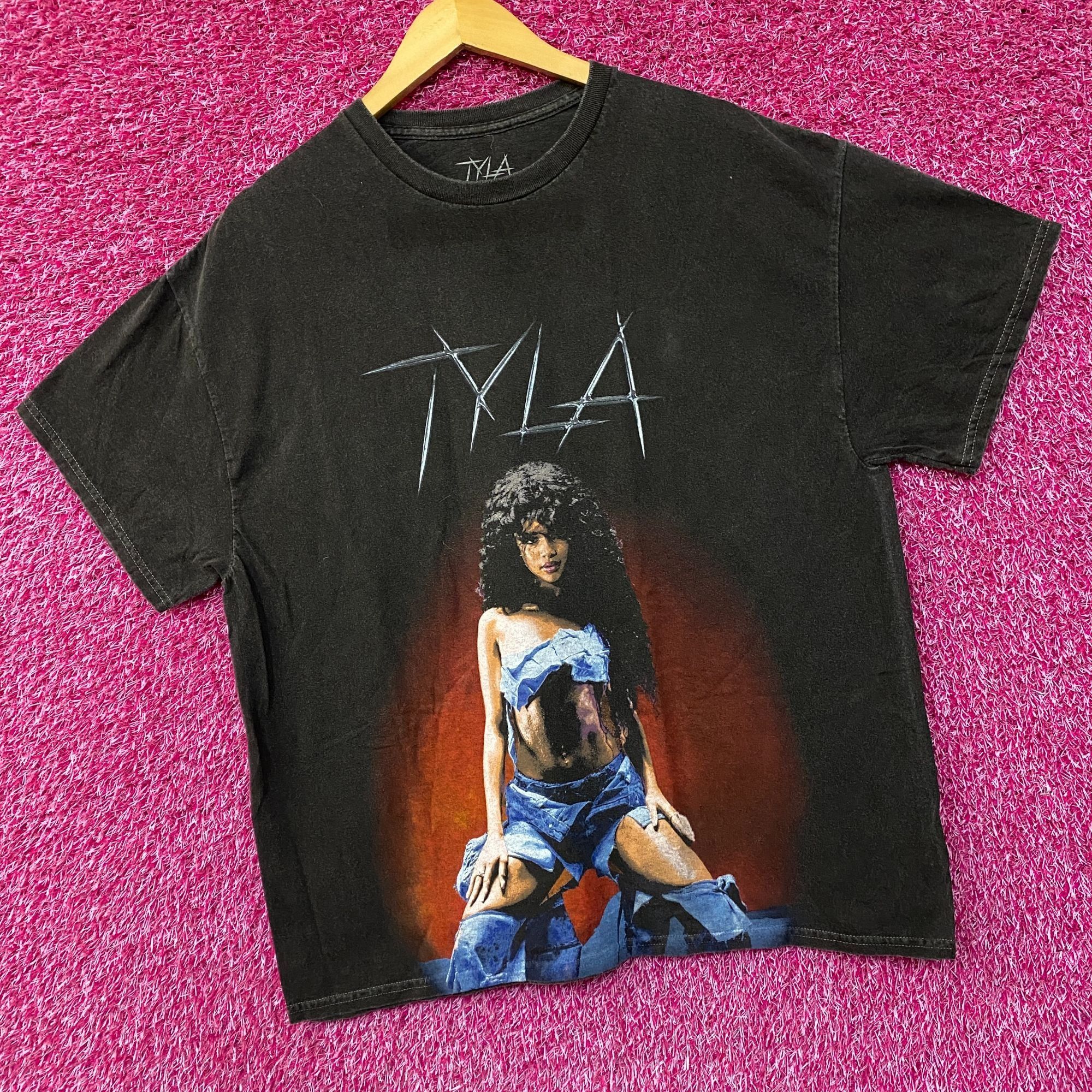 Urban Outfitters Tyla Water Short Sleeve Tee rap Tee size Large Size US L / EU 52-54 / 3 - 3 Thumbnail