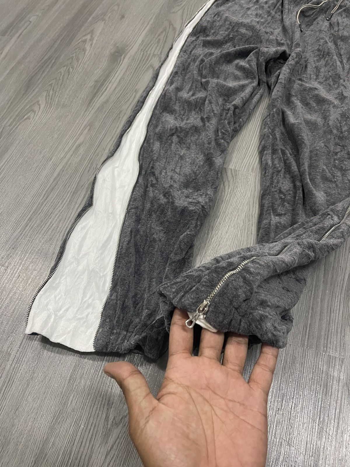 Celine Last drop⚡️Celine Side Zipped Velvet Jogger Pant Size US 30 / EU 46 - 11 Thumbnail