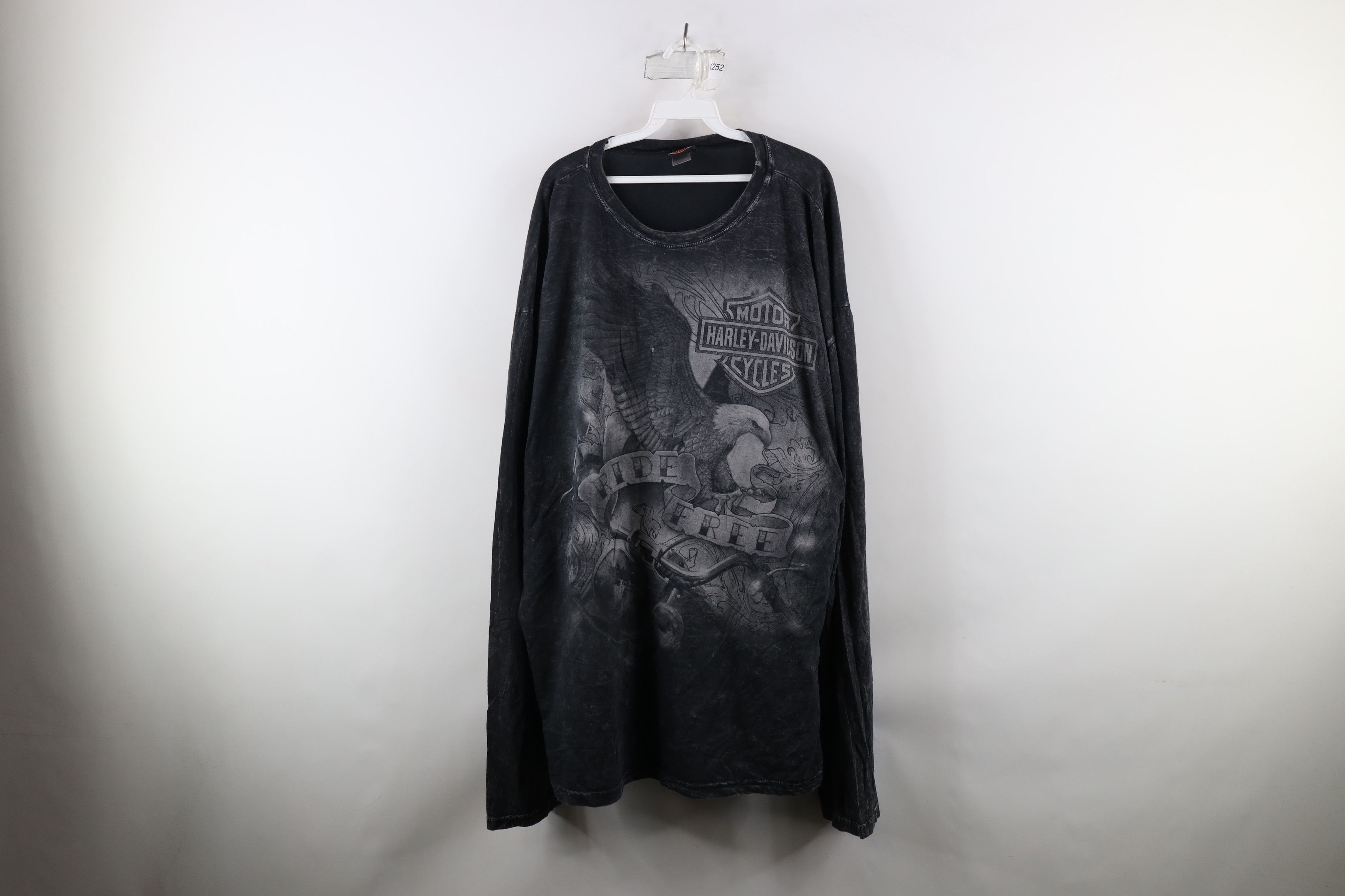 Harley Davidson Vintage Harley Davidson Acid Wash Eagle Long Sleeve T-Shirt Size US XXL / EU 58 / 5 - 1 Thumbnail