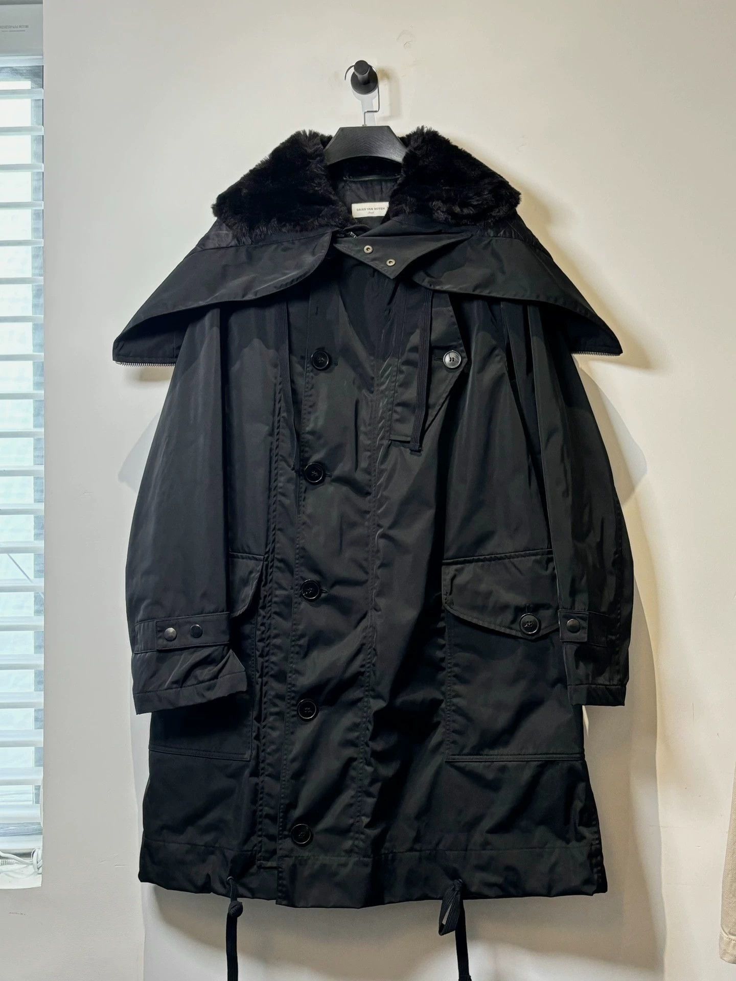 Dries Van Noten Black Heavy Coat with Fur Collar - Size S Size US S / EU 44-46 / 1 - 1 Thumbnail