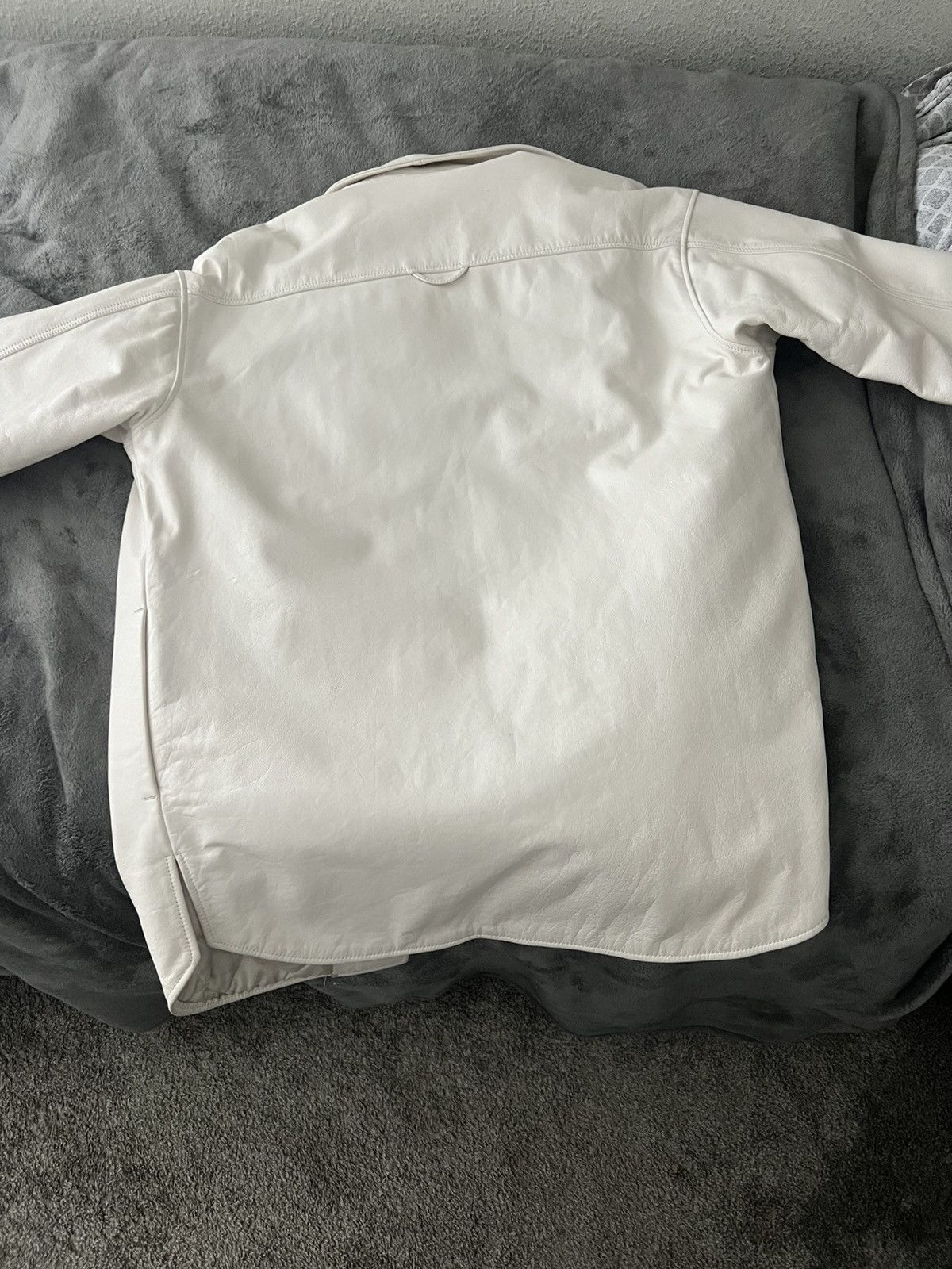H&M × Maison Margiela H&M x Margiela collab white leather puffer jacket Size US M / EU 48-50 / 2 - 2 Thumbnail