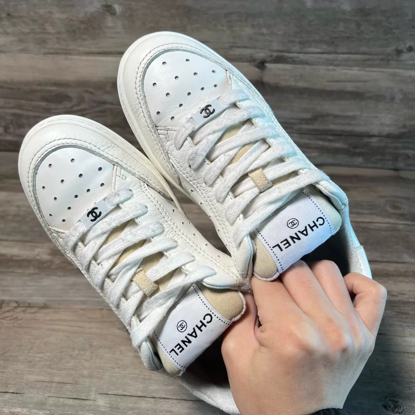 Chanel Chanel 22P White Sneaker 37.5 Size US 7 / IT 37 - 5 Thumbnail