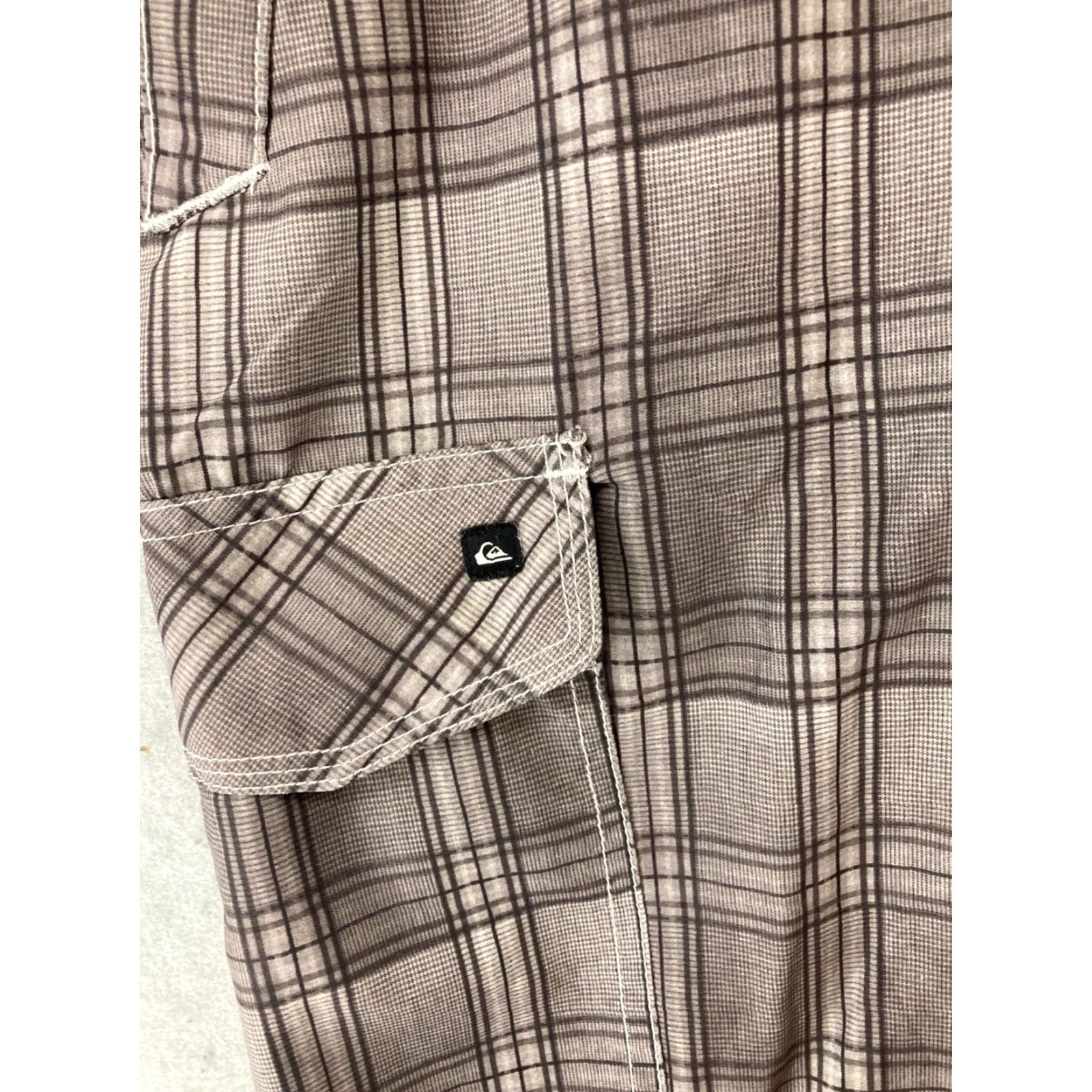 Quiksilver Quiksilver Amphibians Mens Shorts 31 Grey Plaid Swim Cargo Shirt/Bottom Mens Regular Gray Beach Classic Pockets, Quick Dry, Stretch Size US 31 - 6 Thumbnail
