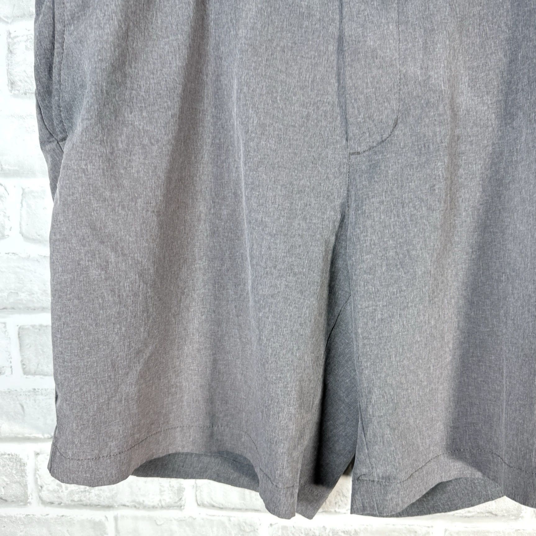 Vineyard Vines Vineyard Vines Gray Polyester Blend Casual Shorts Mens Size 38 Size US 38 / EU 54 - 3 Thumbnail