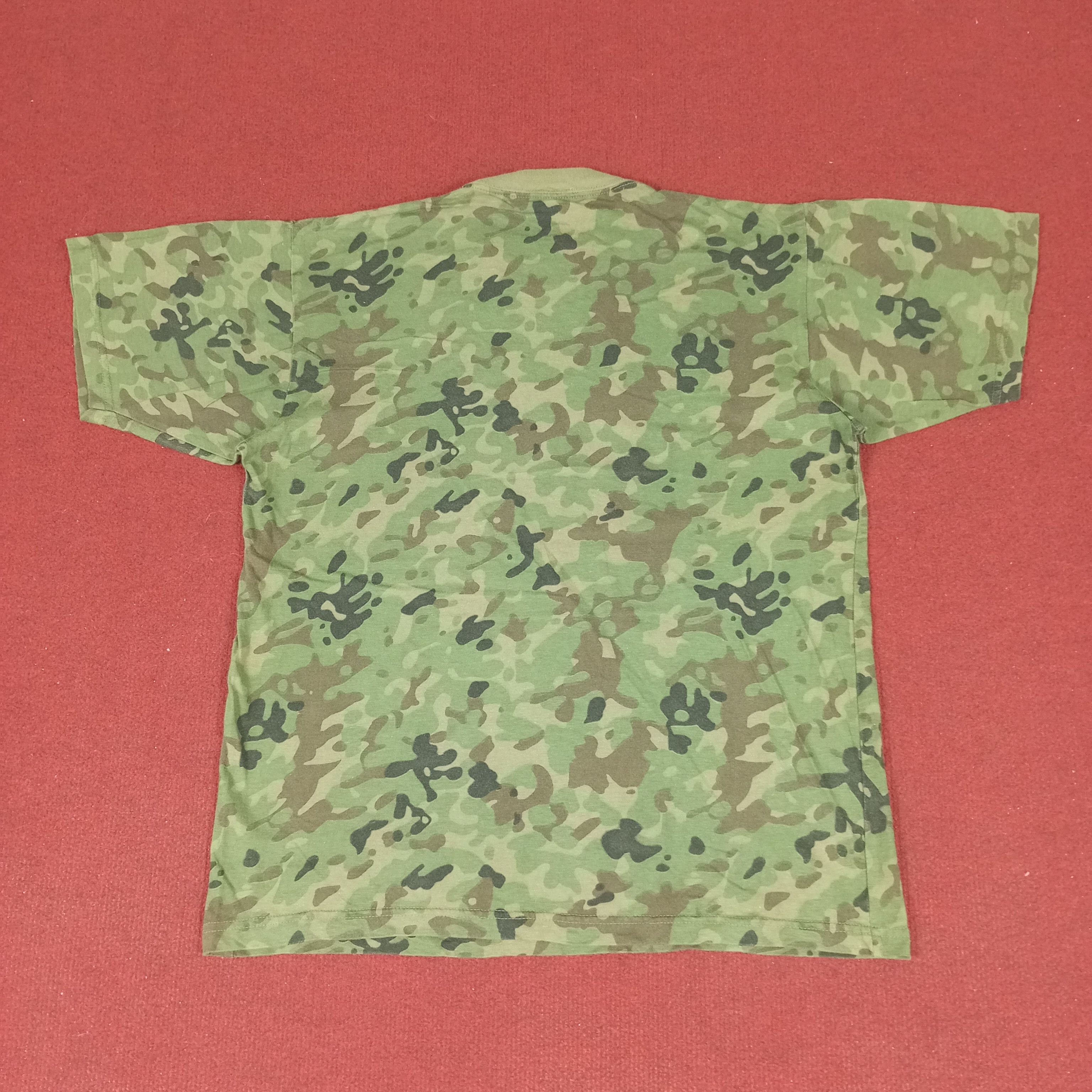 Vintage Camo Design Tshirt Army Military Style Size US M / EU 48-50 / 2 - 3 Thumbnail