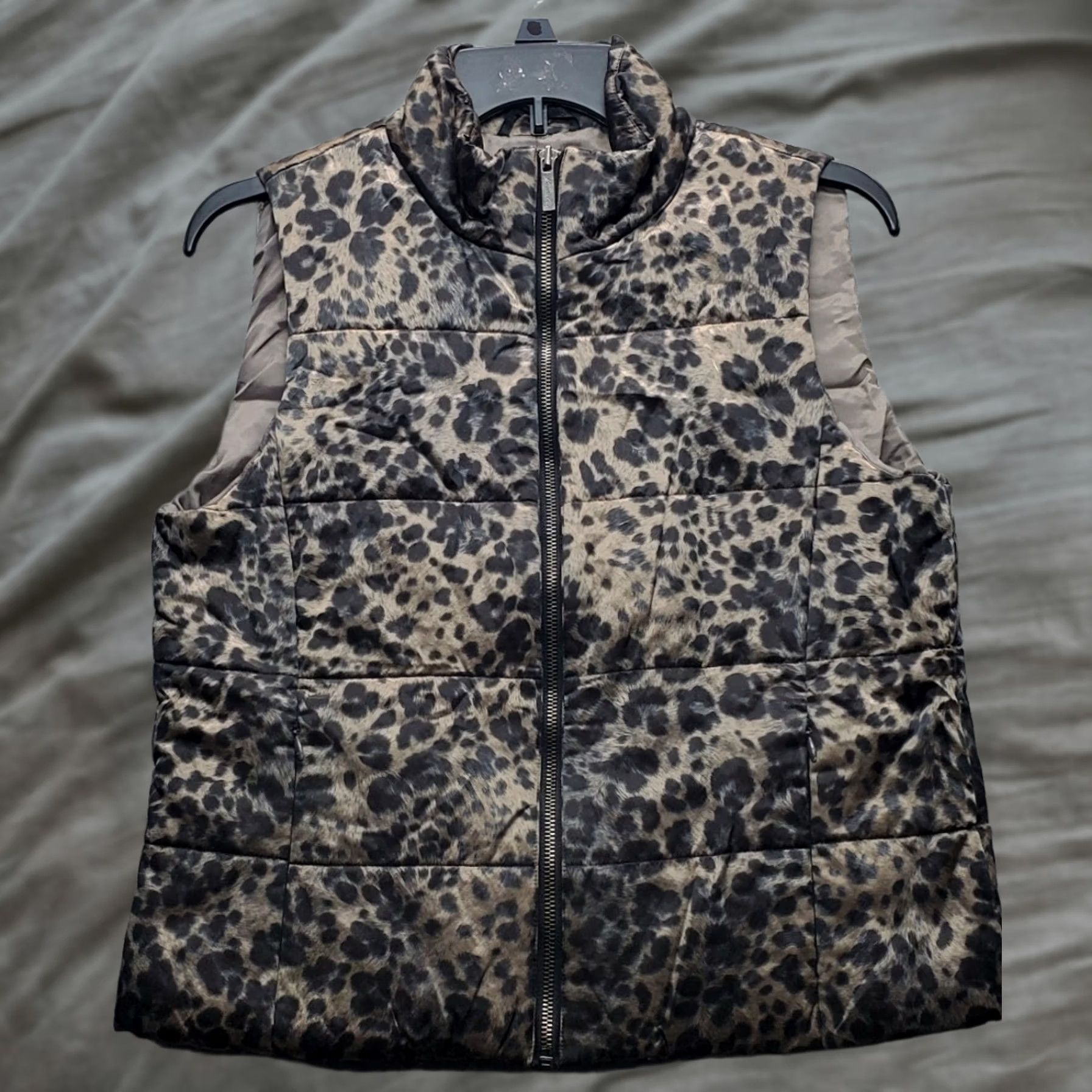 Kenneth Cole Kenneth Cole Puffer Vest Womens Petites S Multi Cheetah Print Sleeveless Full Zip - Womens Size PS Vest Size S / US 4 / IT 40 - 1 Thumbnail