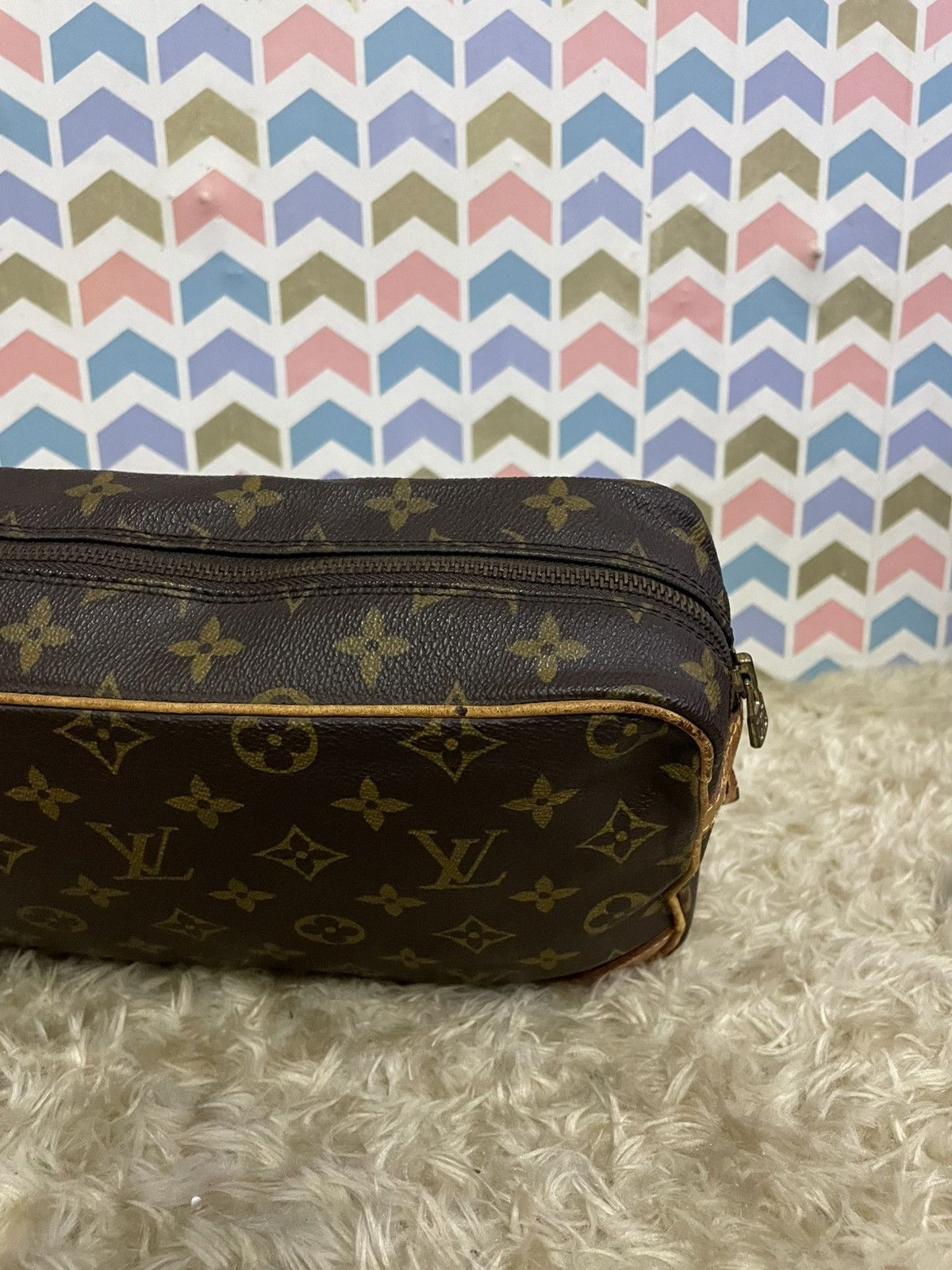 Louis Vuitton Vintage Louis Vuitton Cluct Bag Size ONE SIZE - 11 Thumbnail