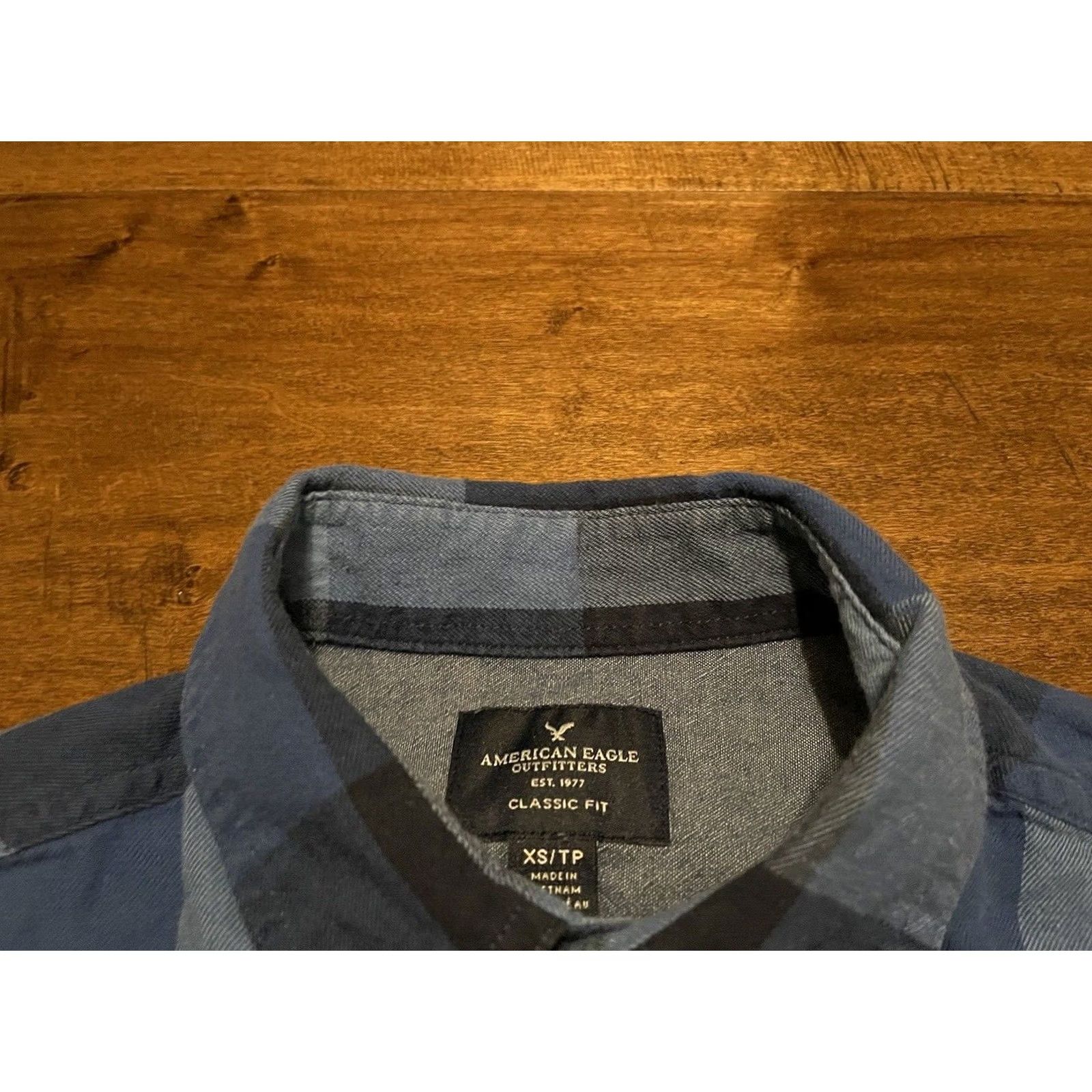 American Eagle Outfitters American Eagle Classic Fit Blue/Red Plaid Light Flannel Shirts - Men's XSmall Size US XS / EU 42 / 0 - 4 Thumbnail