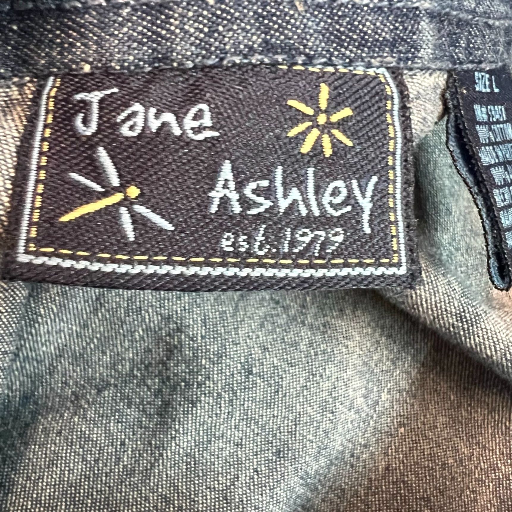 Denime VINTAGE Jane Ashley Denim Button-Up Jean Top Womens Size L Blue Floral Short Sleeve 80s 90s Size L / US 10 / IT 46 - 7 Thumbnail