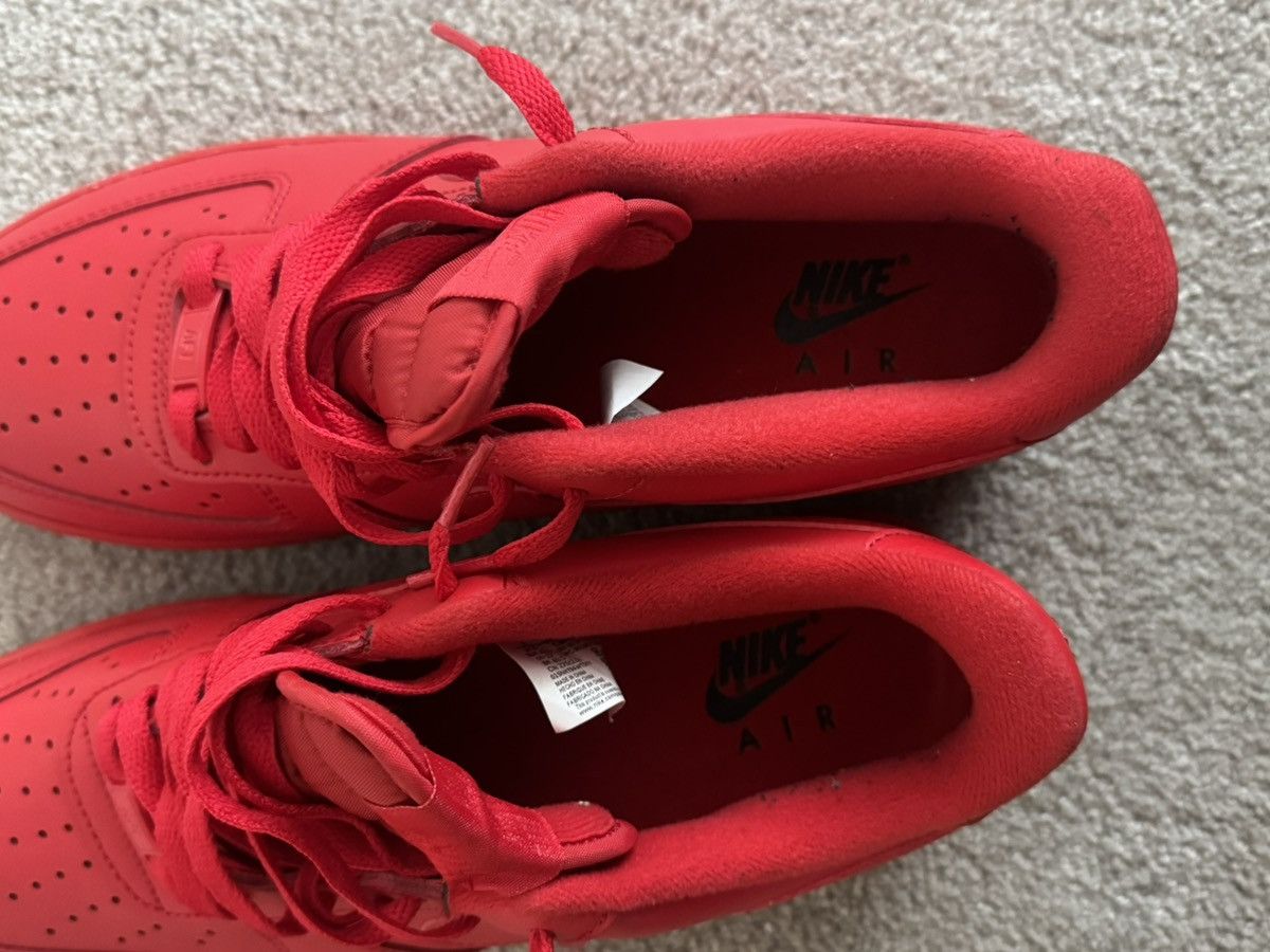 Nike Triple Red Nike Air Force 1 Size US 9 / EU 42 - 2 Thumbnail