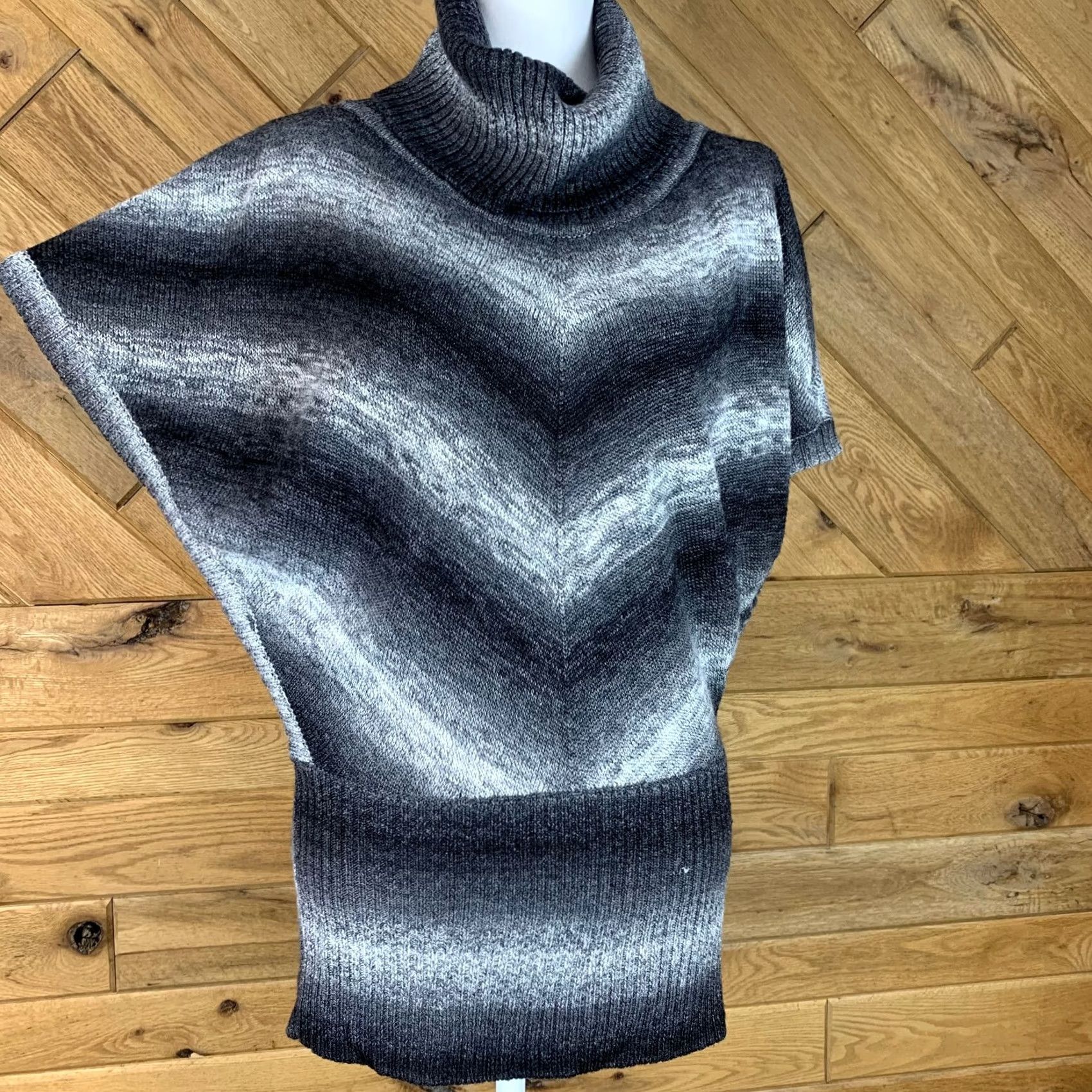 Vintage Item Specifications: Waterproof Size L / US 10 / IT 46 - 3 Thumbnail