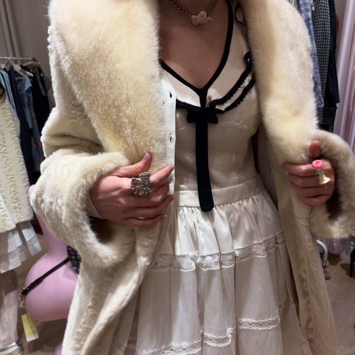 Vintage 90’s faux fur coat Size L / US 10 / IT 46 - 3 Thumbnail