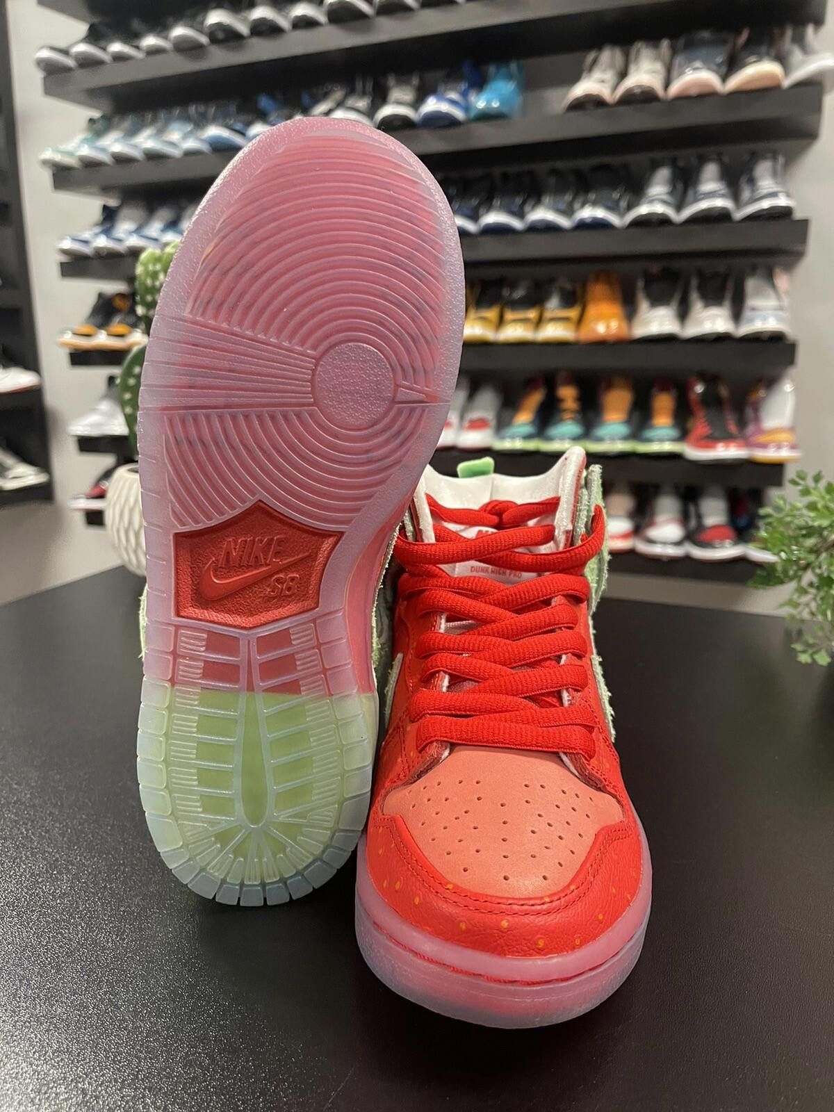 Nike Size 4 - Nike Dunk High SB Strawberry Cough - CW7093 600 Size US 5 / EU 37 - 8 Thumbnail