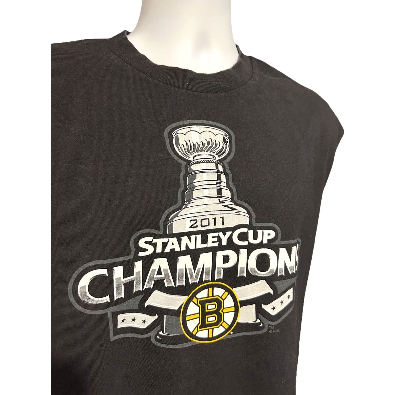 Reebok Reebok Boston Bruins T-Shirt Men Large Crew Neck Double-Sided Graphic Print Stanley Cup 2011 Champs Rebook Sports NHL Black Size US L / EU 52-54 / 3 - 5 Thumbnail