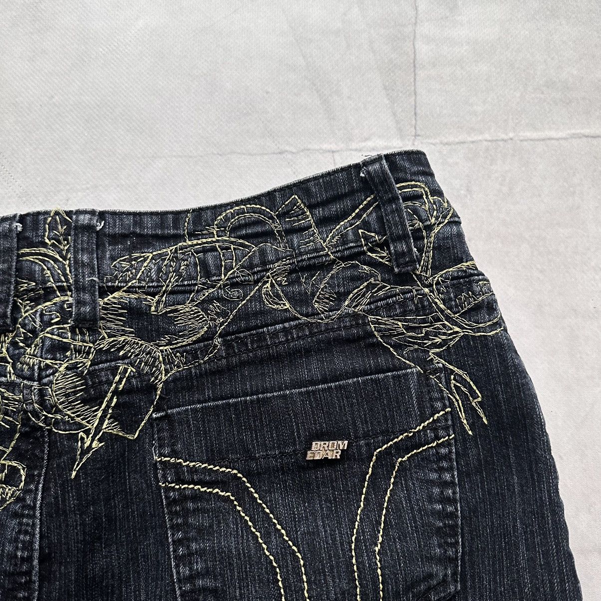 Hysteric Glamour × Undercover Y2K Tribal Snake Embroidered Vintage Denim Skirt Ed Hardy Size 29" - 4 Thumbnail
