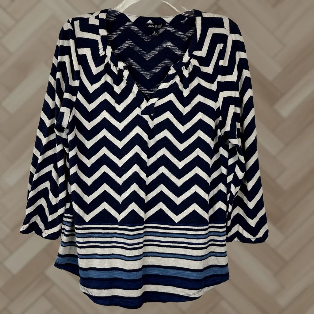 Lucky Brand Lucky Brand Top Womens Medium M Blue White Chevron Casual Boho Size M / US 6-8 / IT 42-44 - 1 Thumbnail