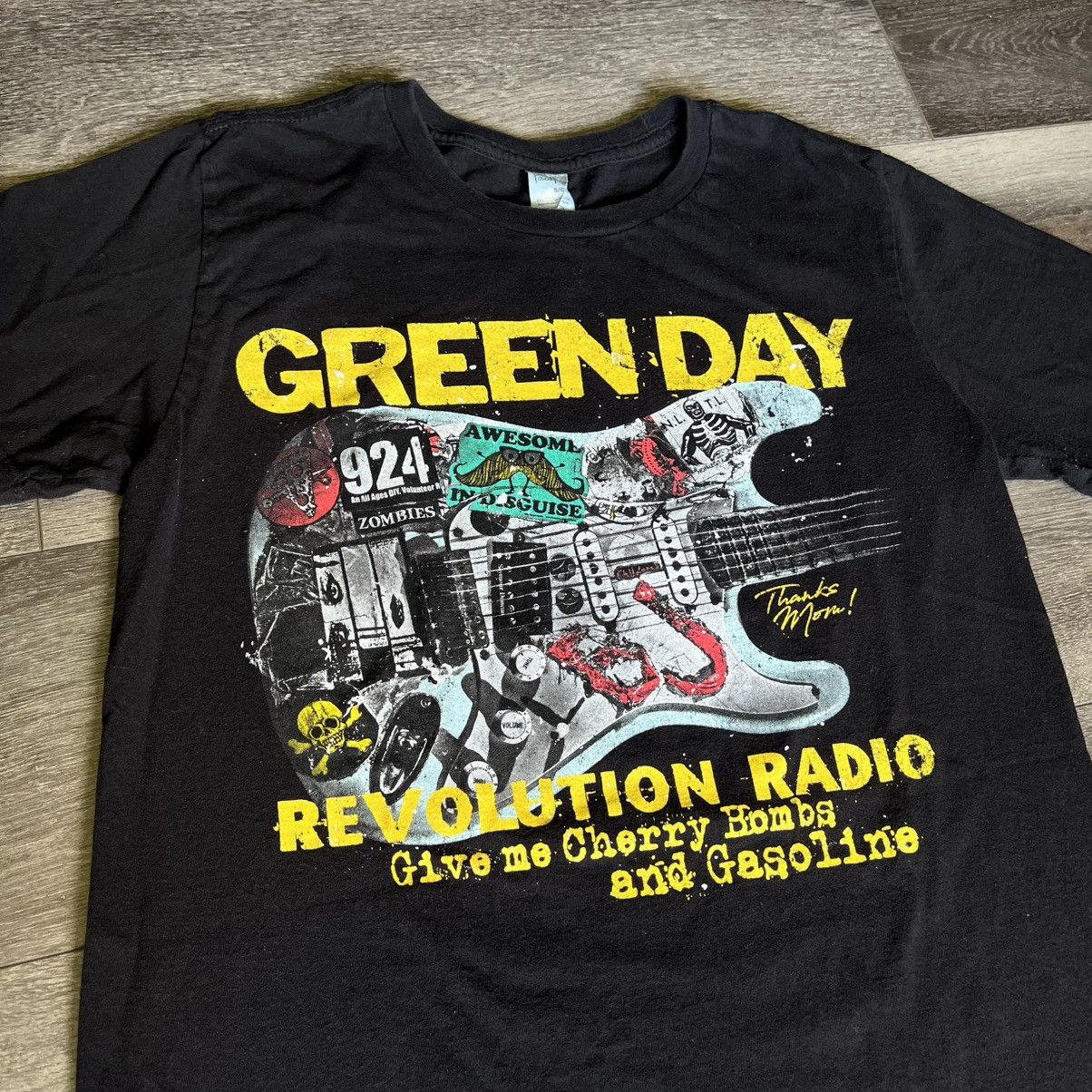 Band Tees Vintage Green Day Revolution Radio Guitar Punk Band T Shirt Size US S / EU 44-46 / 1 - 2 Thumbnail