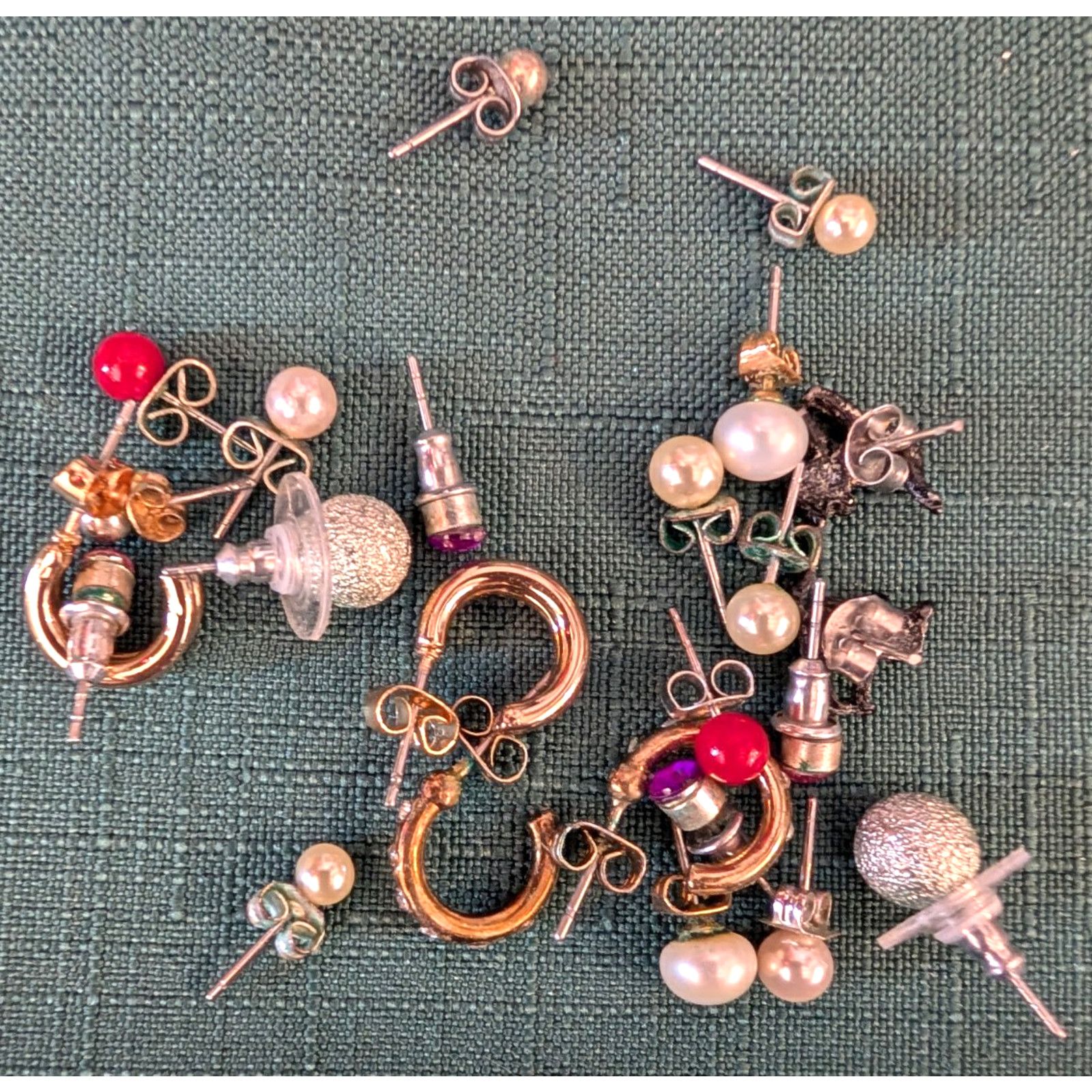 The Unbranded Brand Jewelry Jar FullEarrings/1 Necklace Hoops Studs Full Sets Size ONE SIZE - 4 Thumbnail