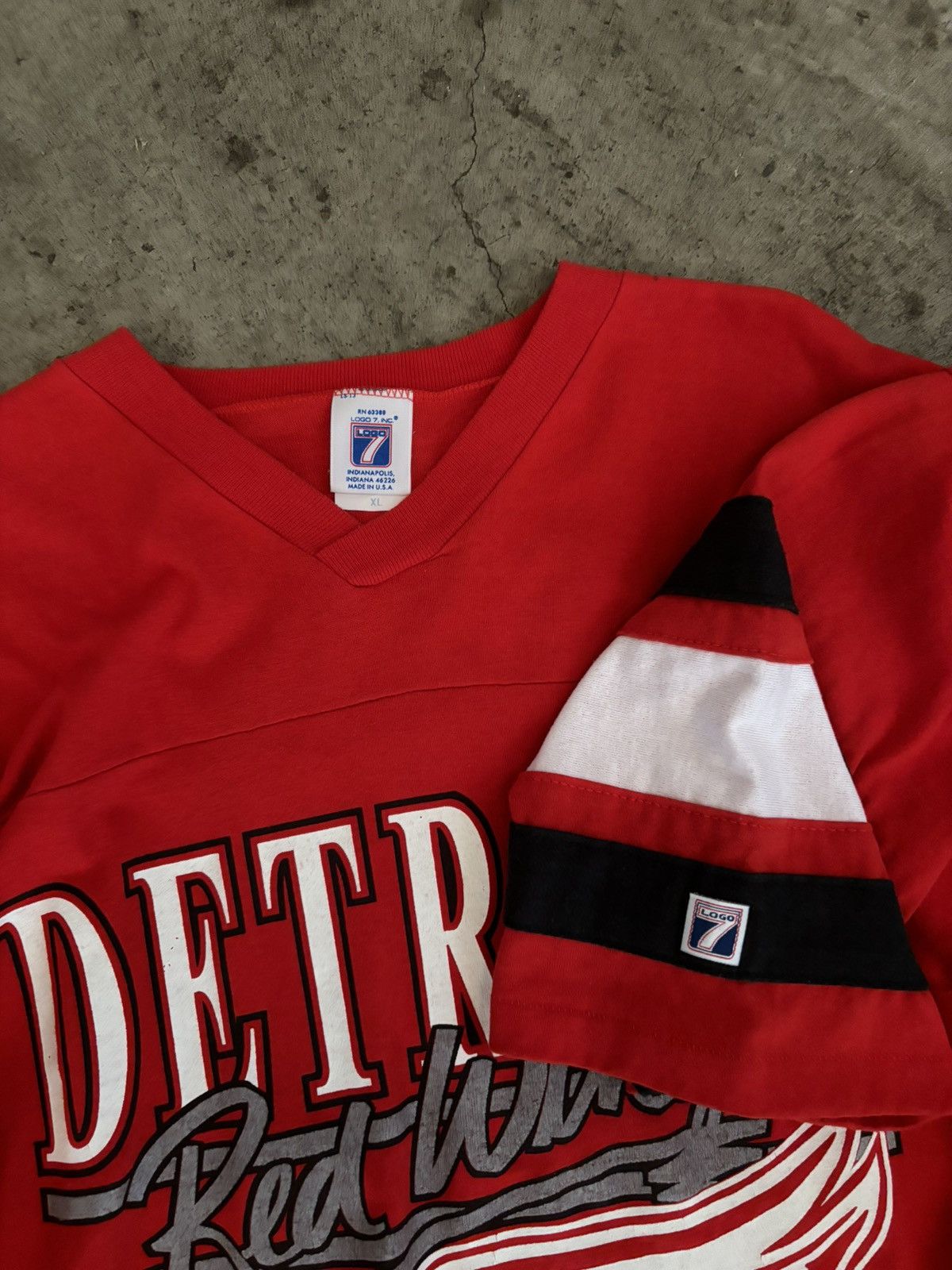 NHL vintage redwings tee Size US XL / EU 56 / 4 - 5 Thumbnail