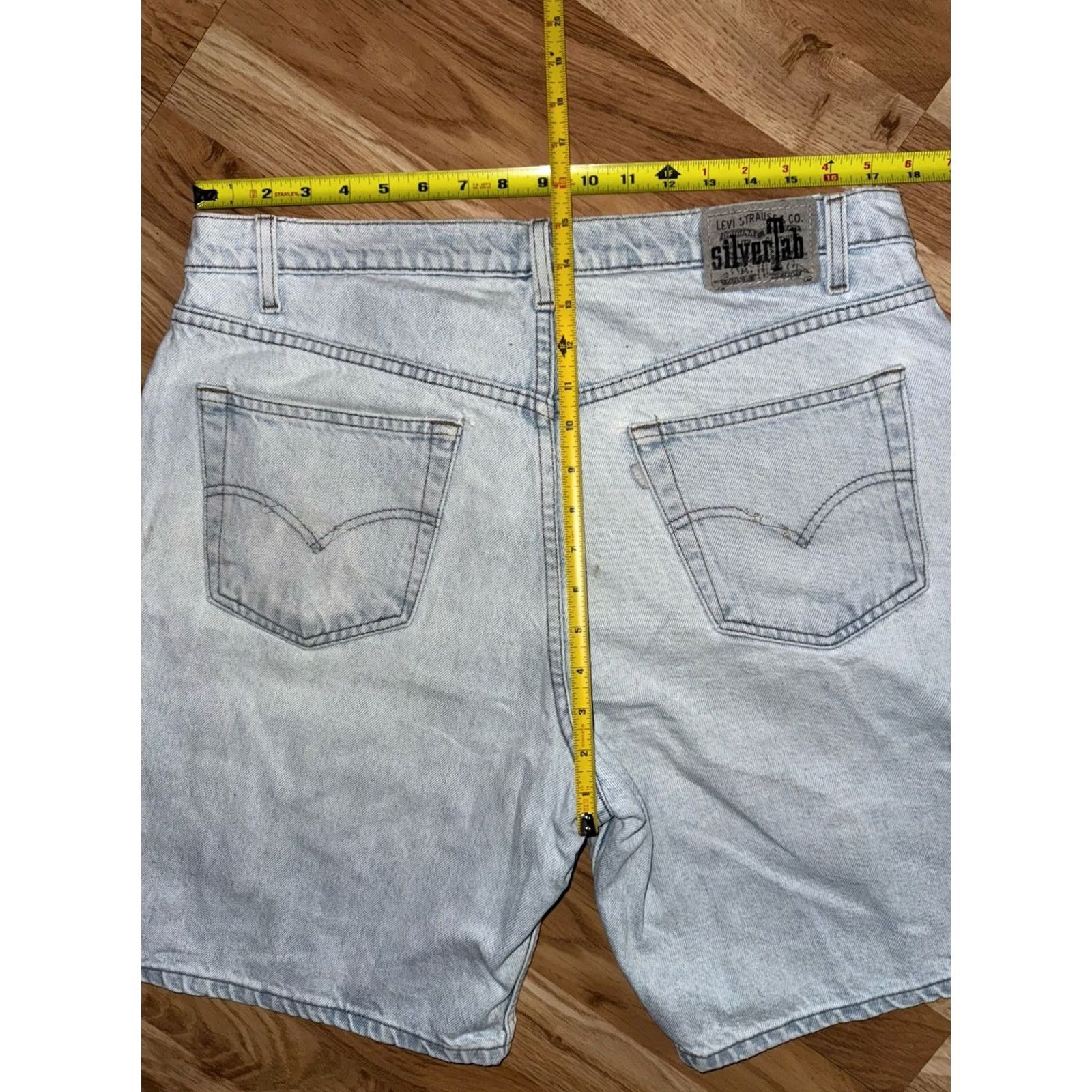 Levi's VINTAGE Levi's Silvertab Shorts Mens 38 Light Wash Blue Denim Relaxed Fit 90s Size US 38 / EU 54 - 4 Thumbnail