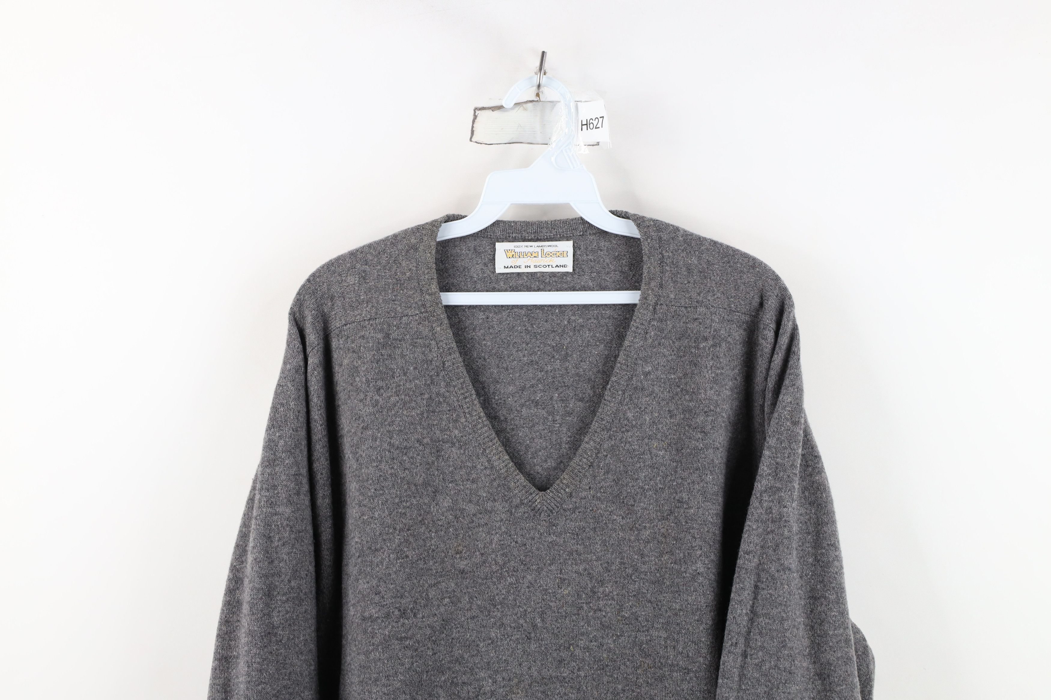 Vintage Vintage 70s William Lockie Scotland Knit V-Neck Sweater Gray Size US XXL / EU 58 / 5 - 2 Thumbnail
