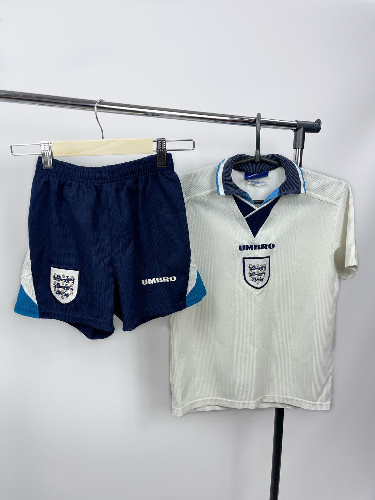 Umbro × Vintage Umbro England Set Jersey and Shorts 1996 Size 156 cm/ 71 cm Size US XXS / EU 40 - 1 Thumbnail