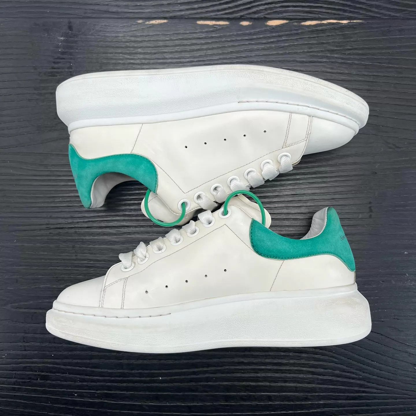 Alexander McQueen Alexander McQueen Suede Green Heel Tab 39 Size US 8.5 / IT 38.5 - 2 Thumbnail