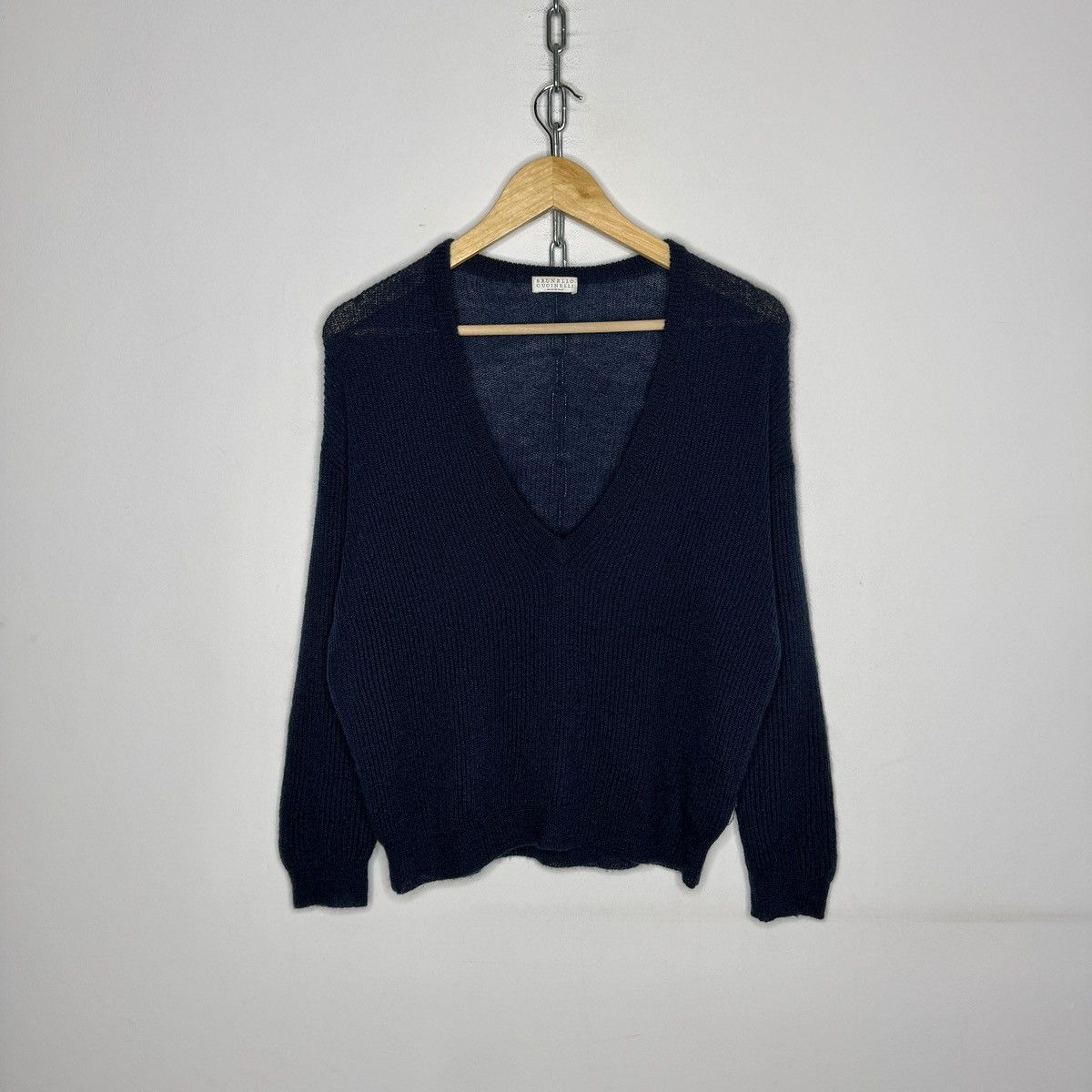 Brunello Cucinelli Brunello Cucinelli Cashmere V-Neck Sweater Size M Navy Size M / US 6-8 / IT 42-44 - 1 Thumbnail
