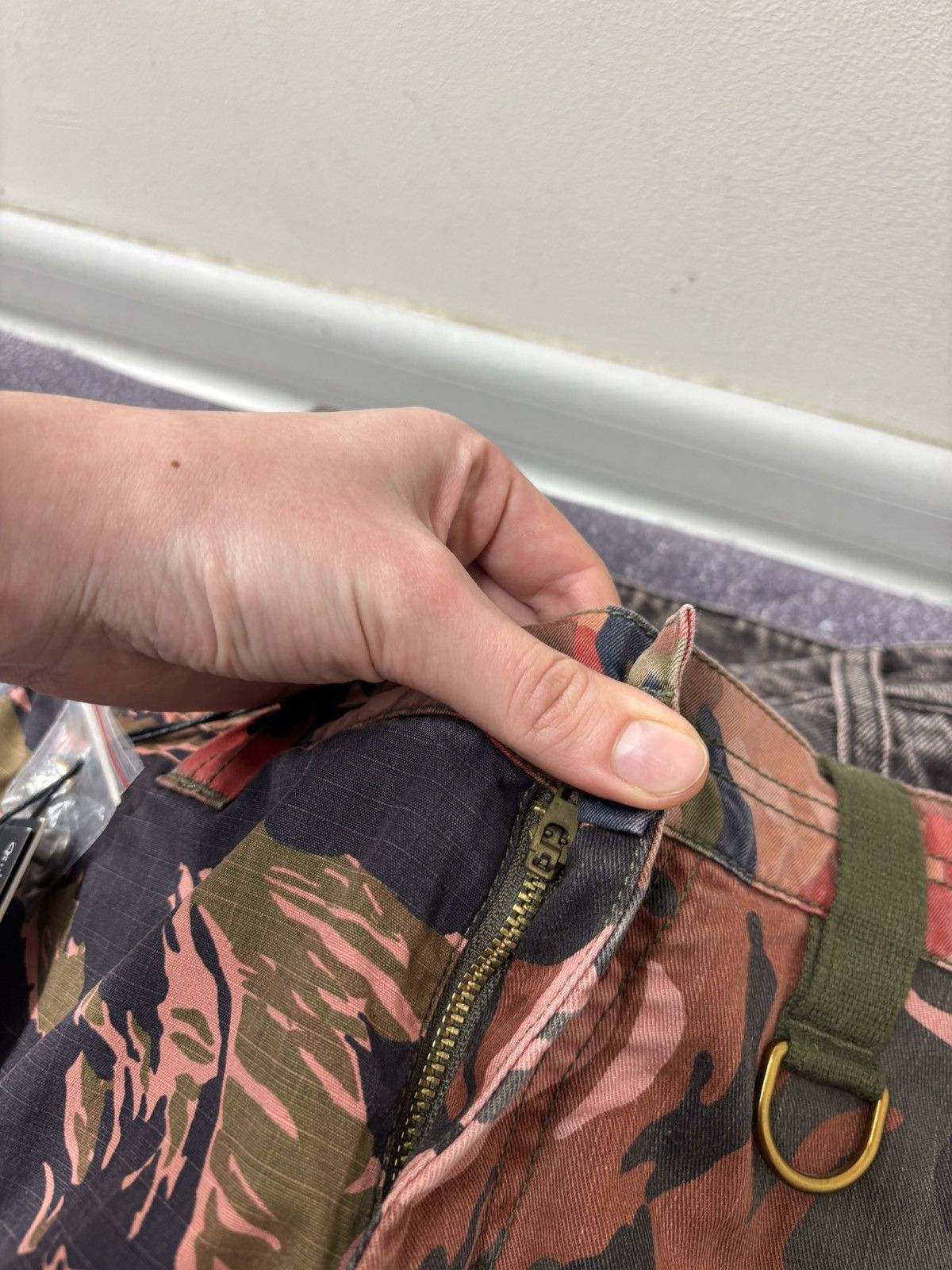 Diesel Diesel P-Giu NWT Women’s Field Camo Double Waist Cargo Pants Size 23" - 12 Thumbnail
