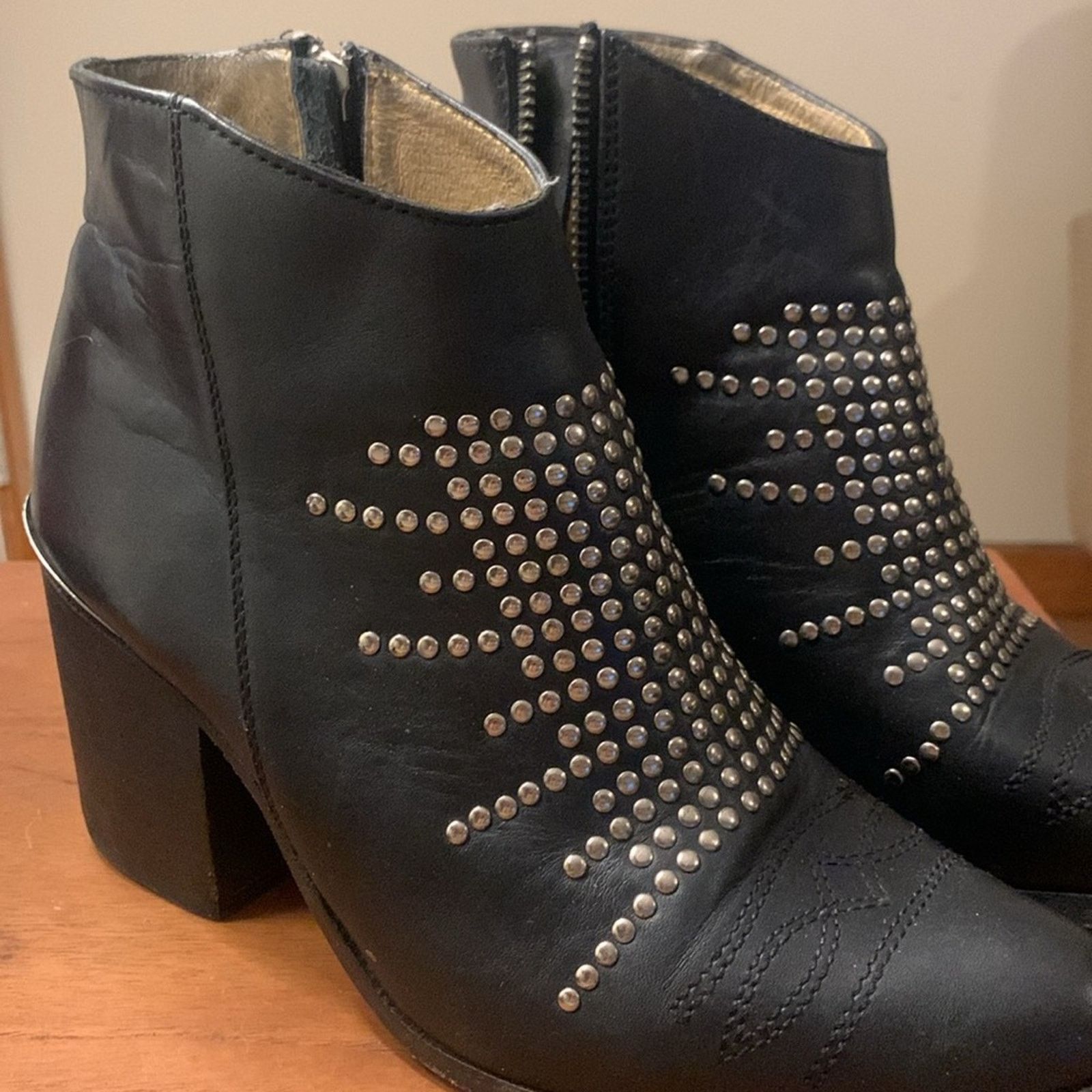 Vintage Sole Child black all leather ankle booties moto,silver studs Size US 7.5 / IT 37.5 - 4 Thumbnail