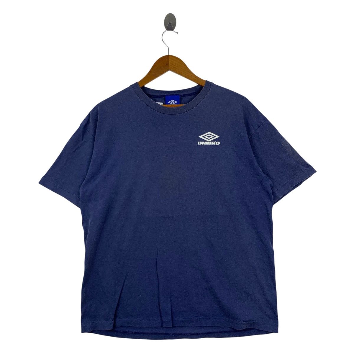 Umbro Vintage UMBRO BEACH BALL Sportswear Japan Tshirt Size US L / EU 52-54 / 3 - 4 Thumbnail