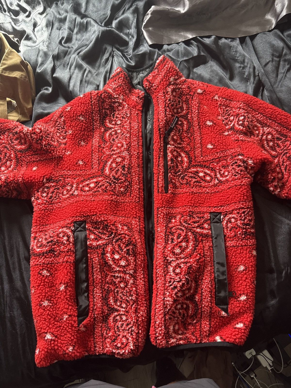 Supreme Red bandana supreme reversible jacket. Size US L / EU 52-54 / 3 - 1 Thumbnail