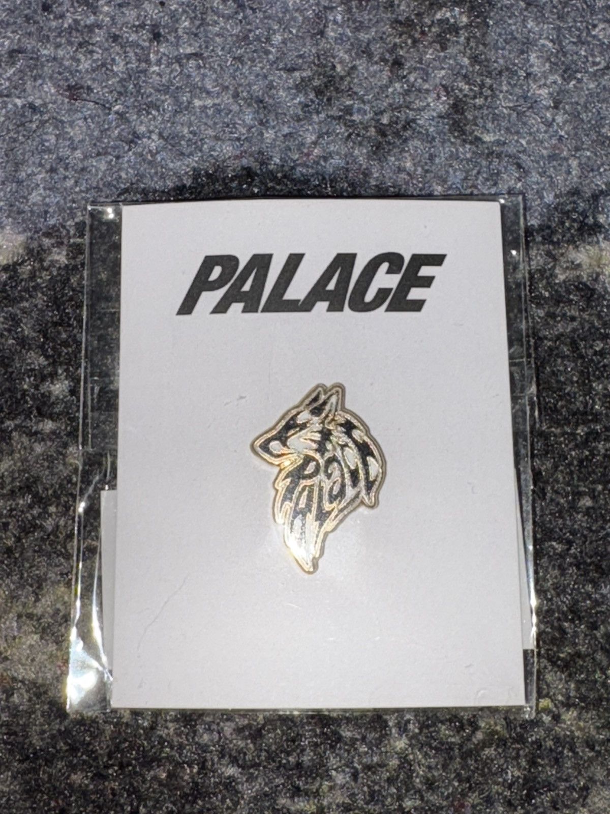 Palace Palace Wolf Pin Size ONE SIZE - 2 Thumbnail