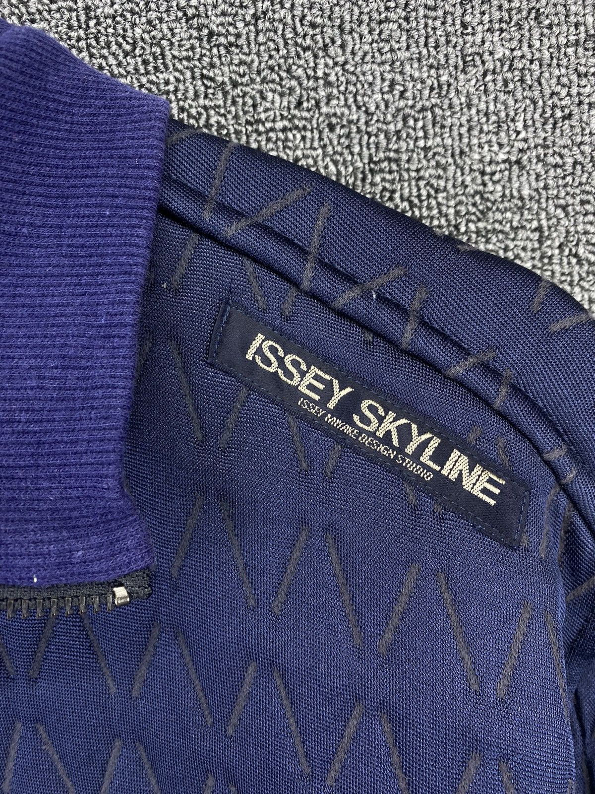 Issey Miyake × Vintage Vintage 80s Issey Miyake Skyline Reversible Bomber Jacket Size US L / EU 52-54 / 3 - 11 Thumbnail