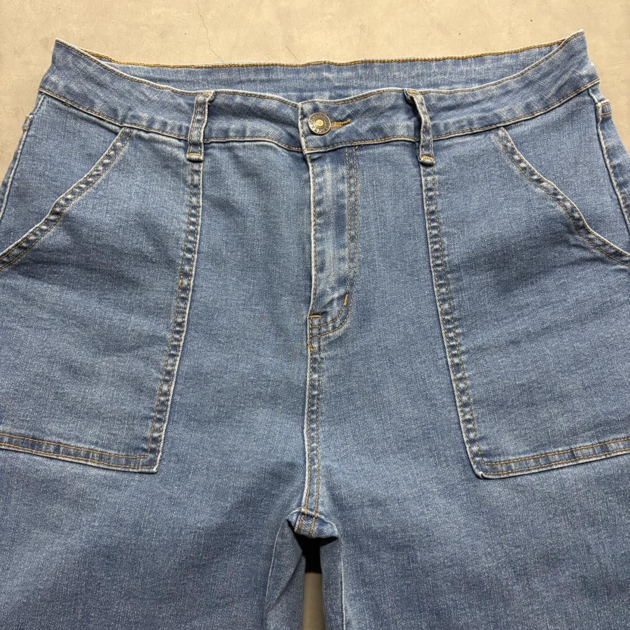 Vintage Crazy Vintage Y2K/2000s WideLeg Baggy Medium Wash Denim Jeans! Size US 32 / EU 48 - 2 Thumbnail