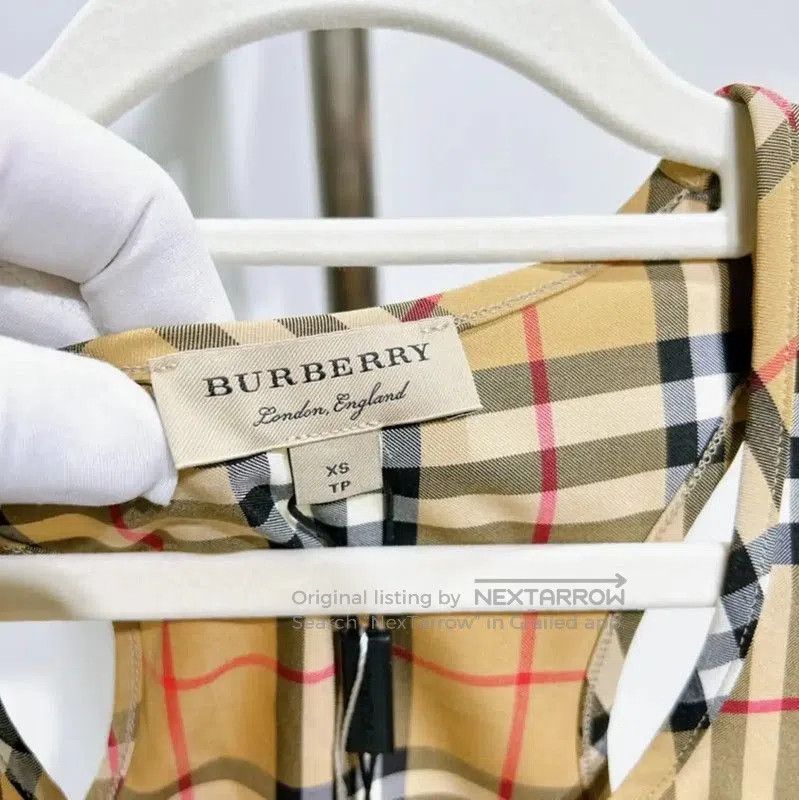 Burberry Burberry Color-Block Silk Blend Top. Size XS / US 0-2 / IT 36-38 - 5 Thumbnail