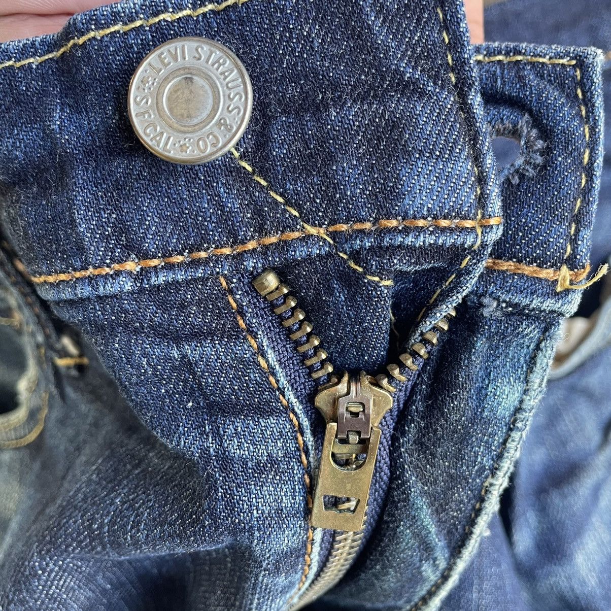Levi's Vintage Clothing 🔥Vintage Levis 505 Stoned Washed Ripped Distress Denim Jeans Size US 36 / EU 52 - 9 Thumbnail