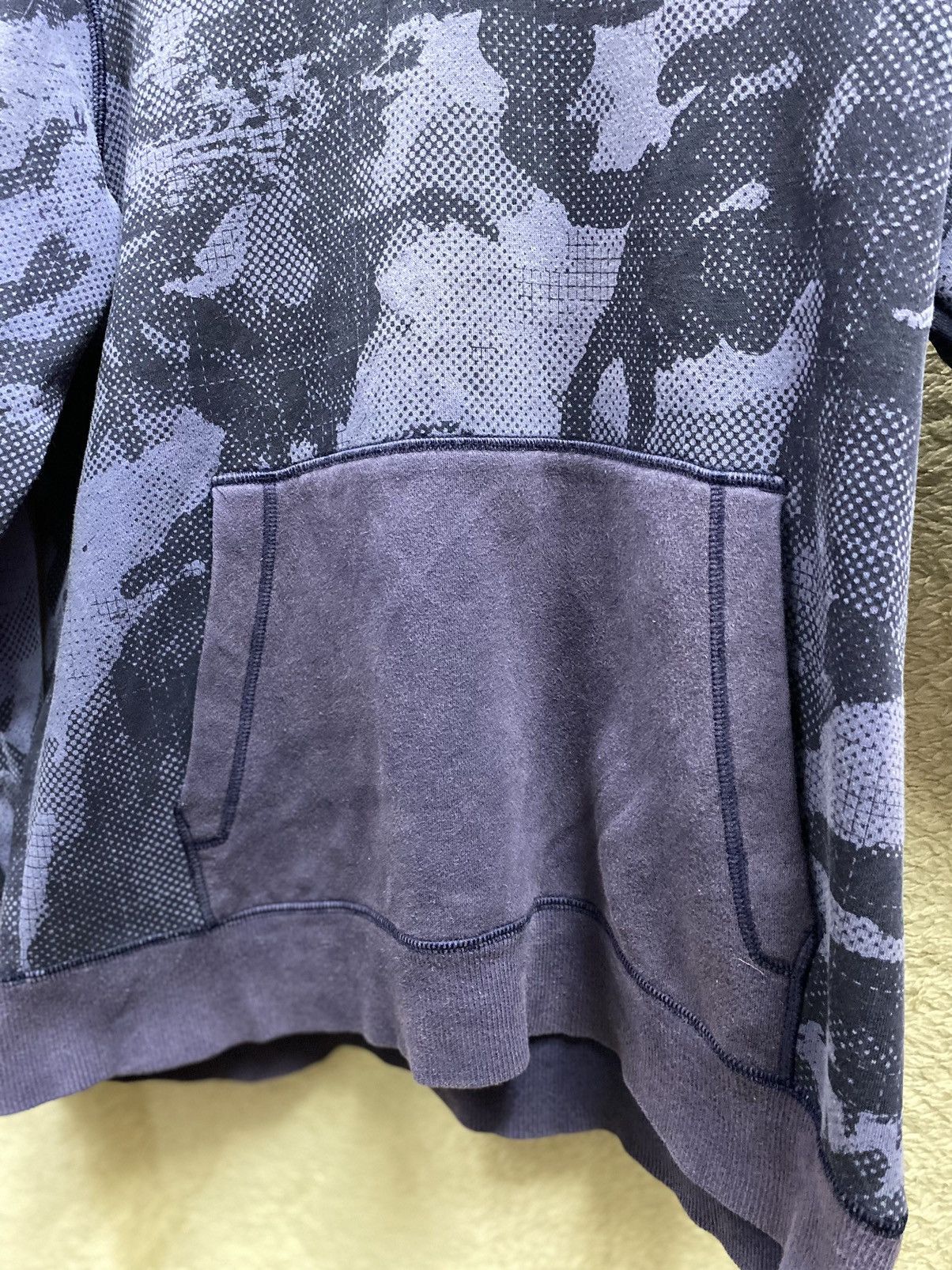 Japanese Brand × Under Armour DISTRESSED UNDER ARMOUR CAMOUFLAGE HOODIE Size US L / EU 52-54 / 3 - 4 Thumbnail