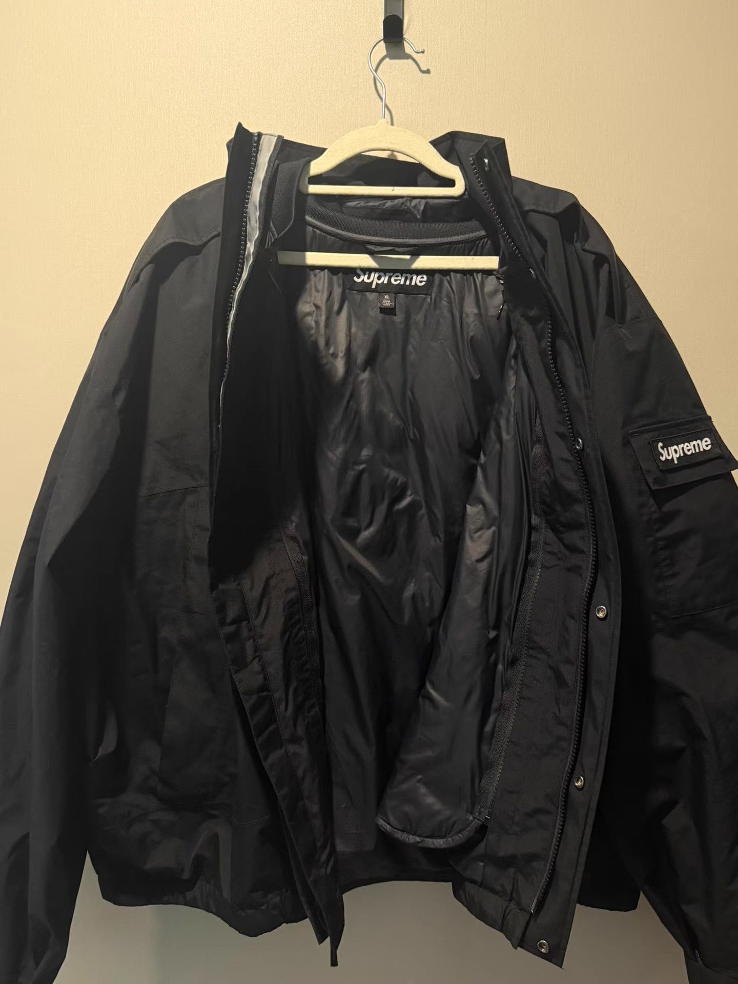Supreme Black XL Hooded Jacket with Utility Pockets Size US XL / EU 56 / 4 - 6 Thumbnail