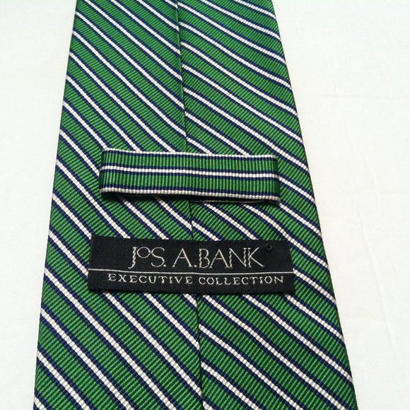 Jos. A. Bank JOS.A.BANK MEN'S NEW GREEN 100%SILK TIE WIDTH: 3 3/8" Size ONE SIZE - 3 Thumbnail