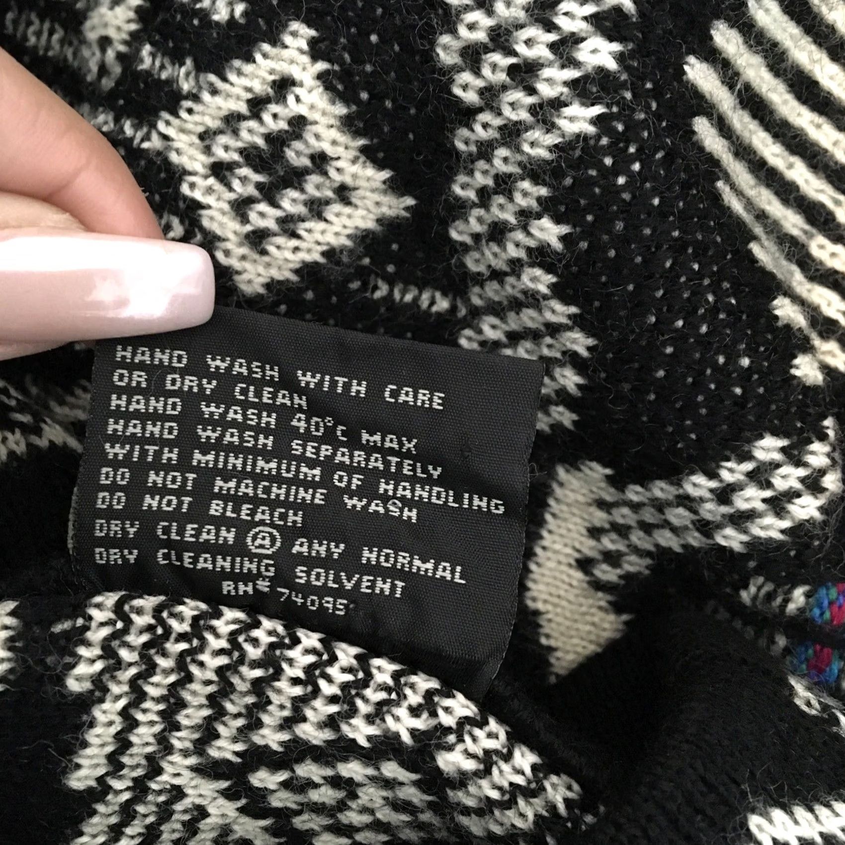 Coogi VTG 90s COOGI Australia Wool Cosby BIGGIE MCGREGOR sweater L Black White Size US L / EU 52-54 / 3 - 7 Thumbnail