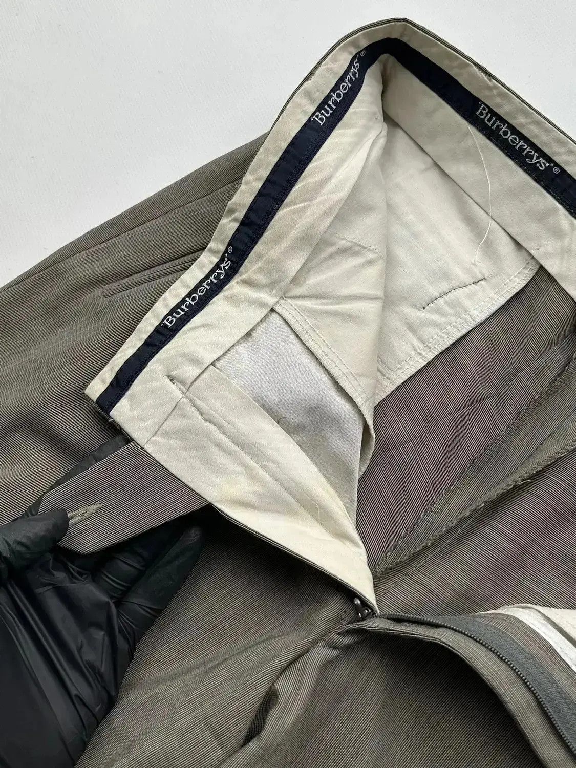 Burberry Burberry Vintage Wool Pants (417) Size US 32 / EU 48 - 5 Thumbnail