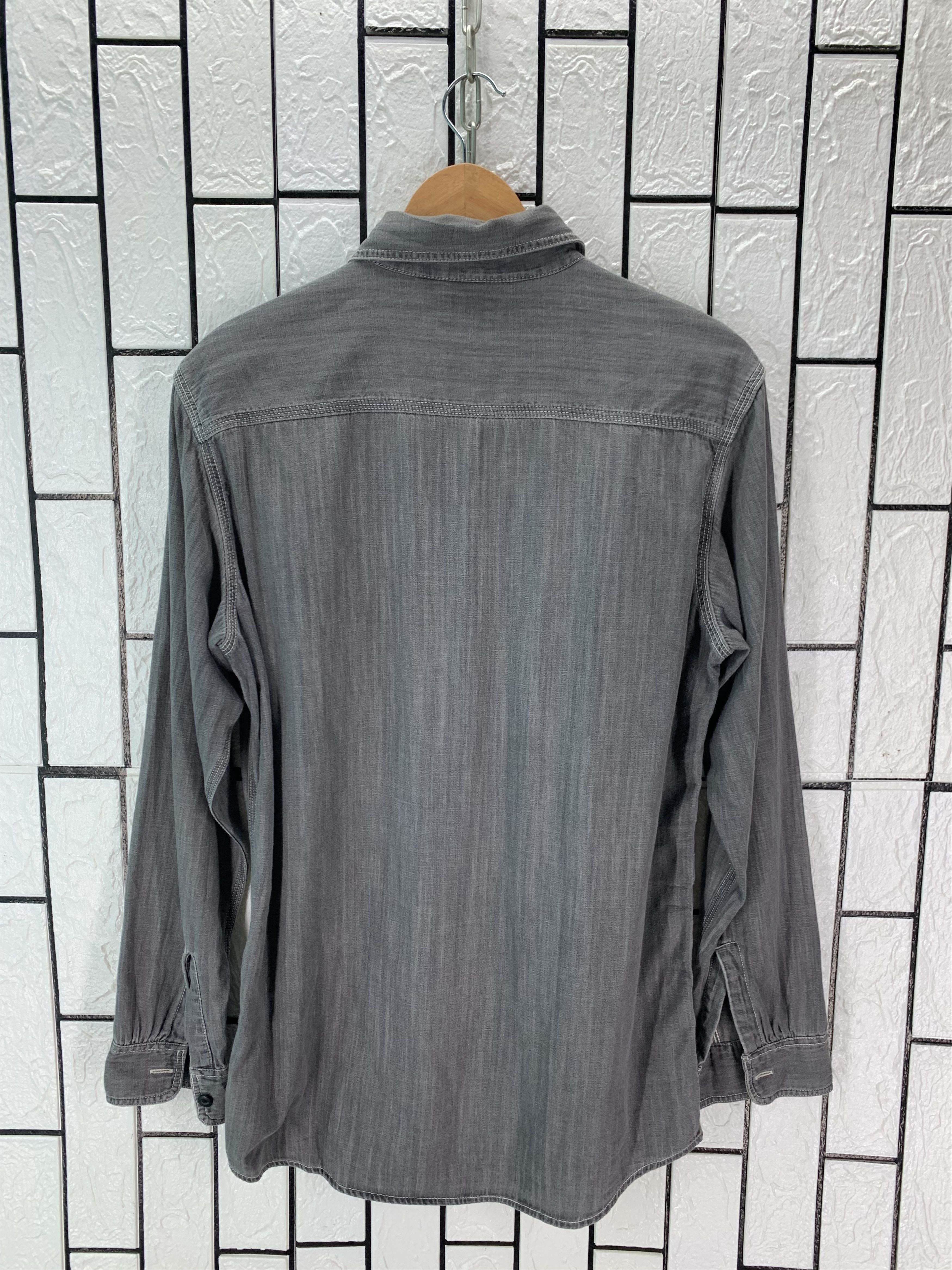 Uniqlo Vintage Uniqlo Gray Denim Shirt Button Size US M / EU 48-50 / 2 - 6 Thumbnail